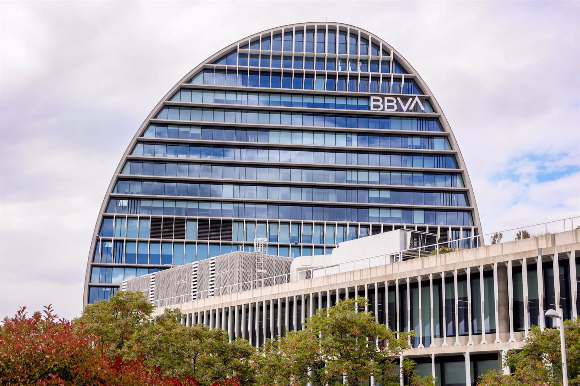 Sánchez anuncia una consulta pública sobre la OPA de BBVA a Banco Sabadell