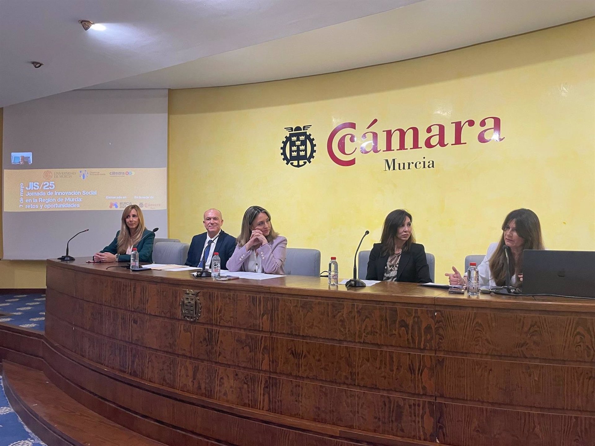 La UMU pone en valor el impacto de la innovación social en la economía regional