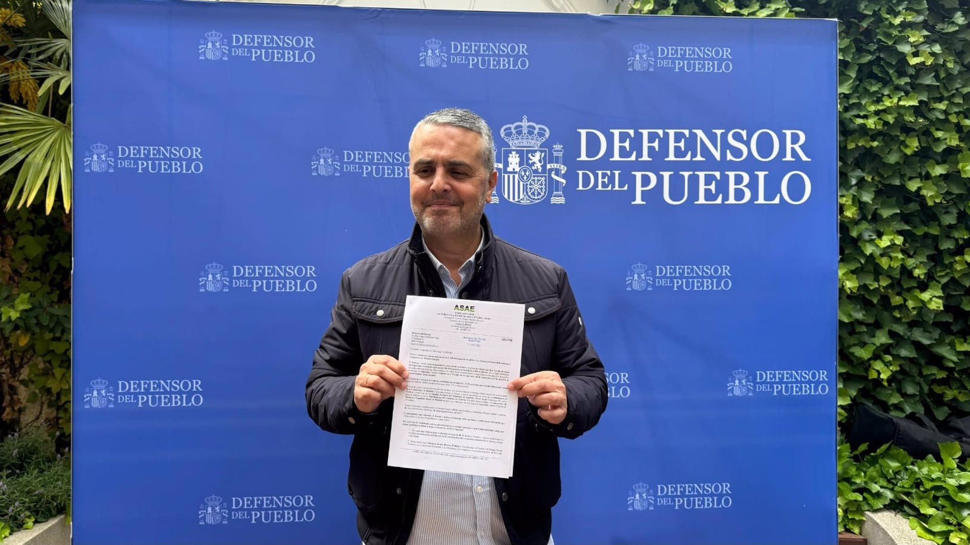 Sindicatos piden a Defensor del Pueblo el «desalojo urgente» de los sin techo en Barajas, convertido en «ciudad sin ley»