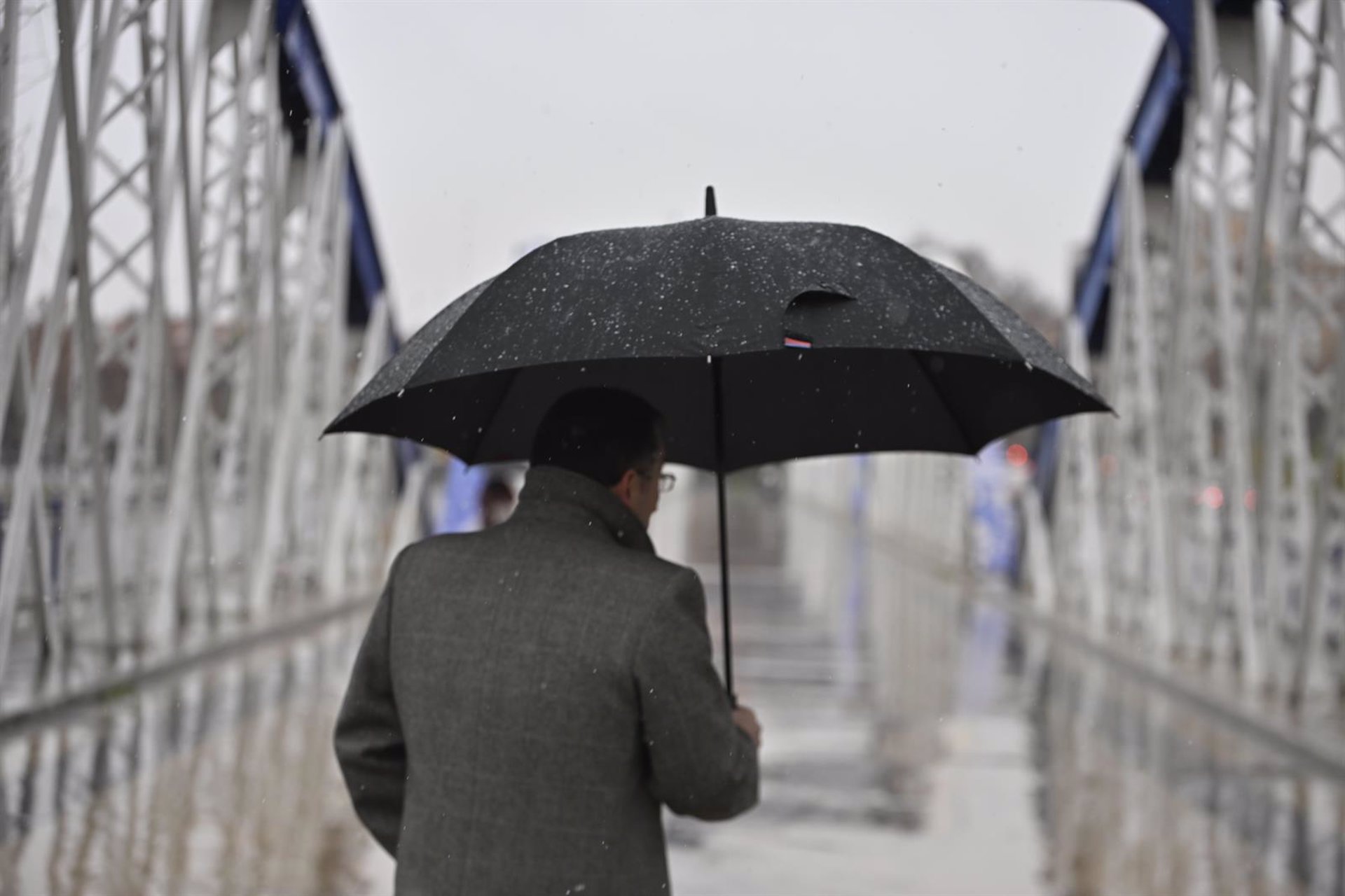 Lluvias y tormentas pondrán mañana en aviso a casi toda España, con aviso de oleaje en Melilla