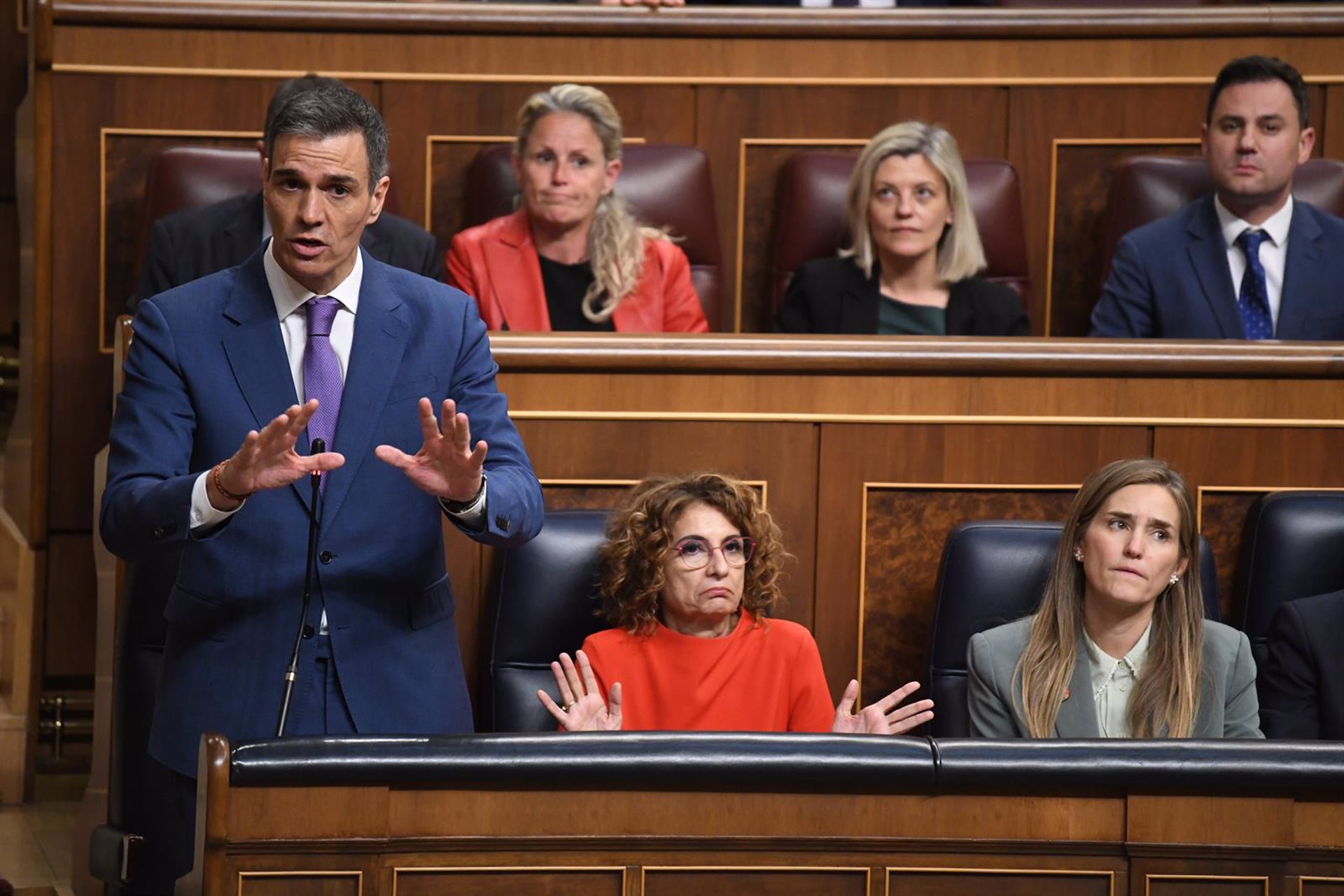Sánchez avisa al PP que la filtración de sus whatsapps es «delito» y Feijóo le acusa de tener «miedo» a Ábalos: «Váyase»