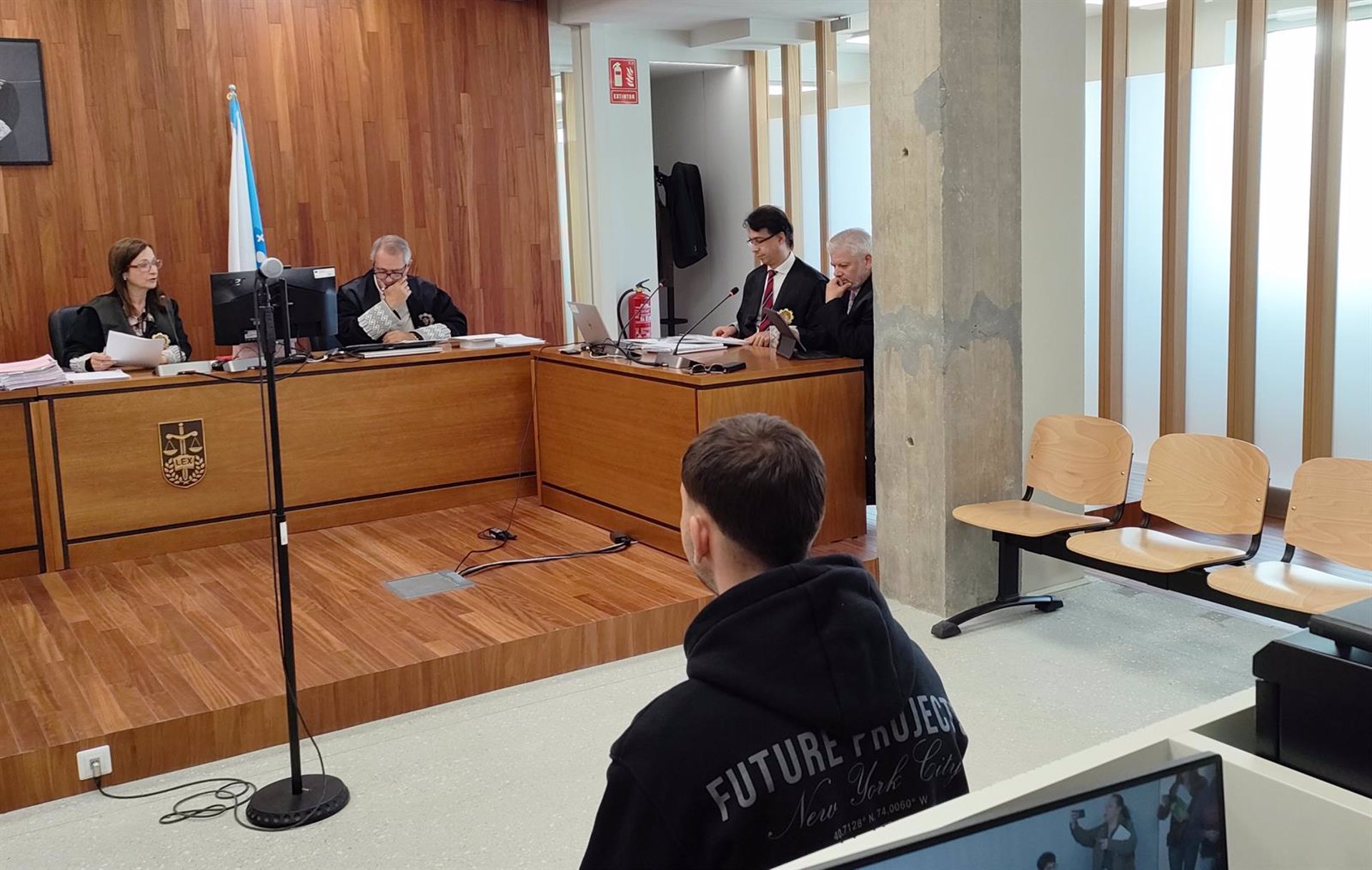 El hombre acusado de un delito de lesiones tras dejar a su pareja sin un ojo en Vigo acepta 5 años de cárcel