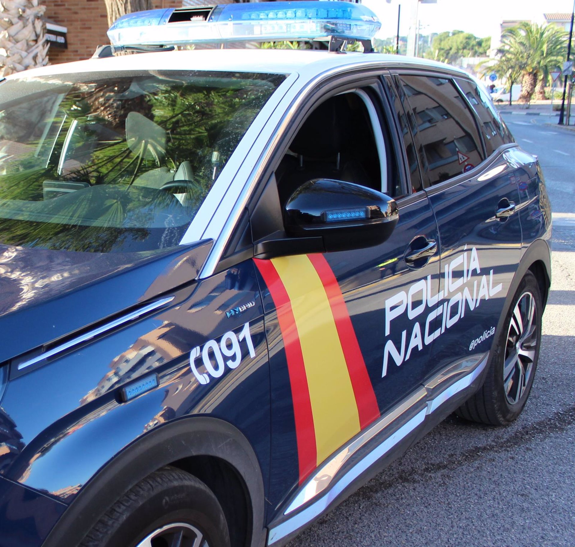 Diez detenidos tras caer dos organizaciones dedicadas a tráfico internacional de droga y «vuelcos»