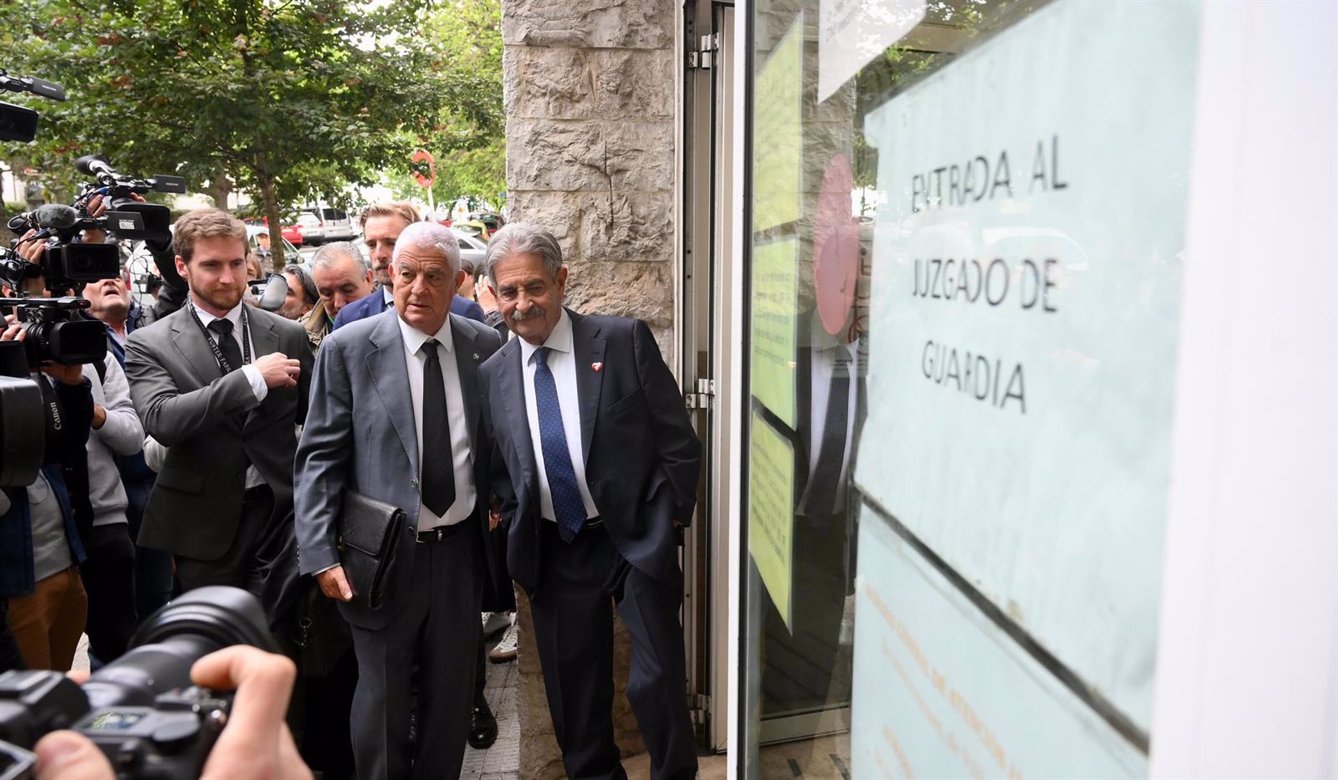 Revilla no rectificará y dice que le hubiera gustado ver al emérito y que «pidiera perdón»