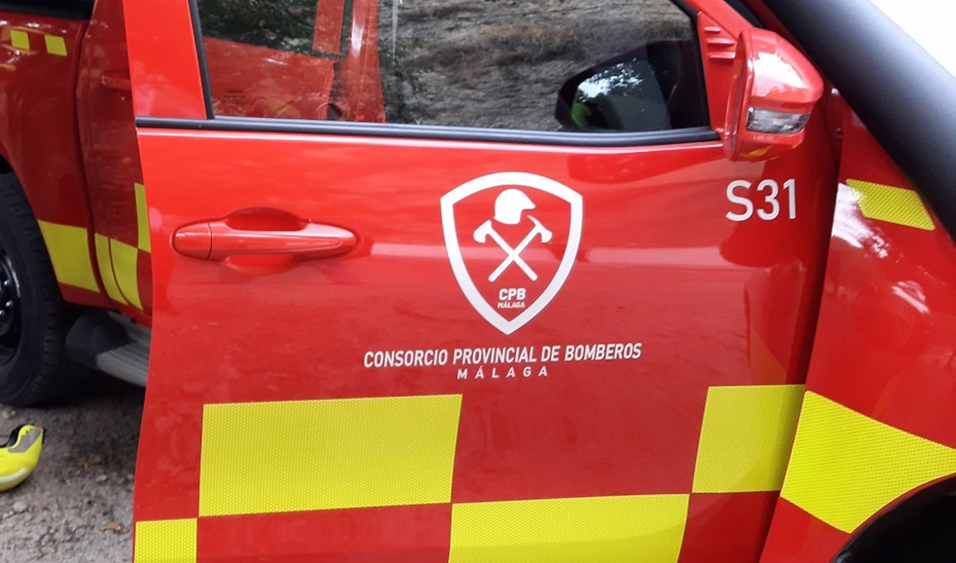 Muere tras caer su coche por un desnivel de cien metros a un arroyo en Cártama