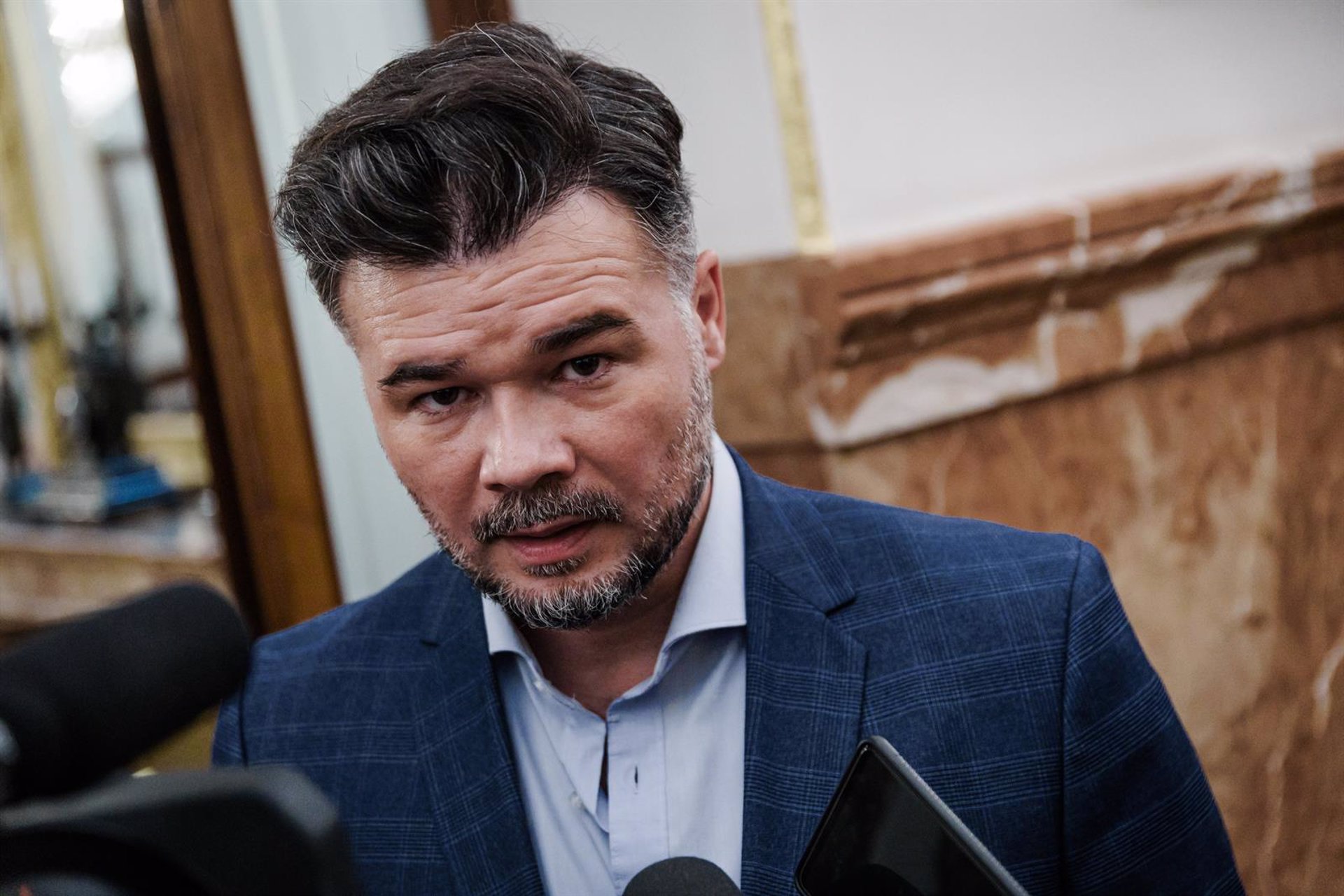 Rufián ve al PSOE «cercado» como pieza de «caza de mayor» y cree que la legislatura depende de Junts: «Veremos qué pasa»