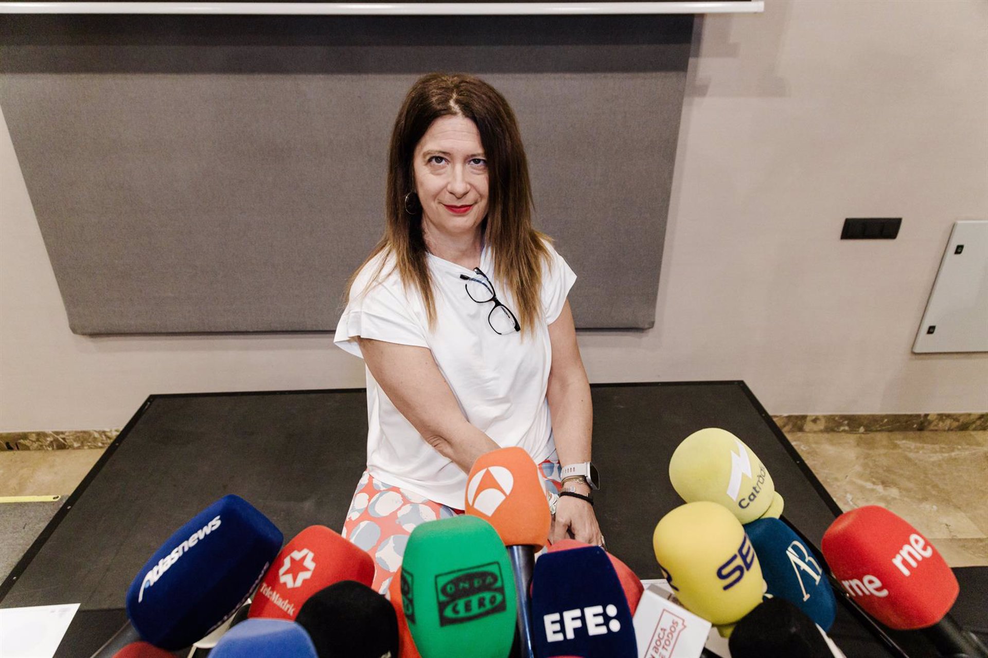 Leire Díez insiste en que no trabaja para el PSOE y que investigaba tramas para un libro: «Ni fontanera ni cobarde»