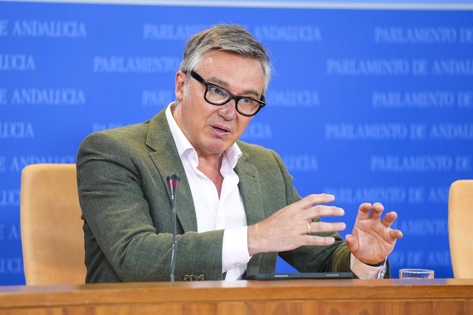 Gavira reprocha a PP su «bandazo» con la PAU: «Se conforma con hacerla el mismo día; Feijóo no manda ni en su partido»