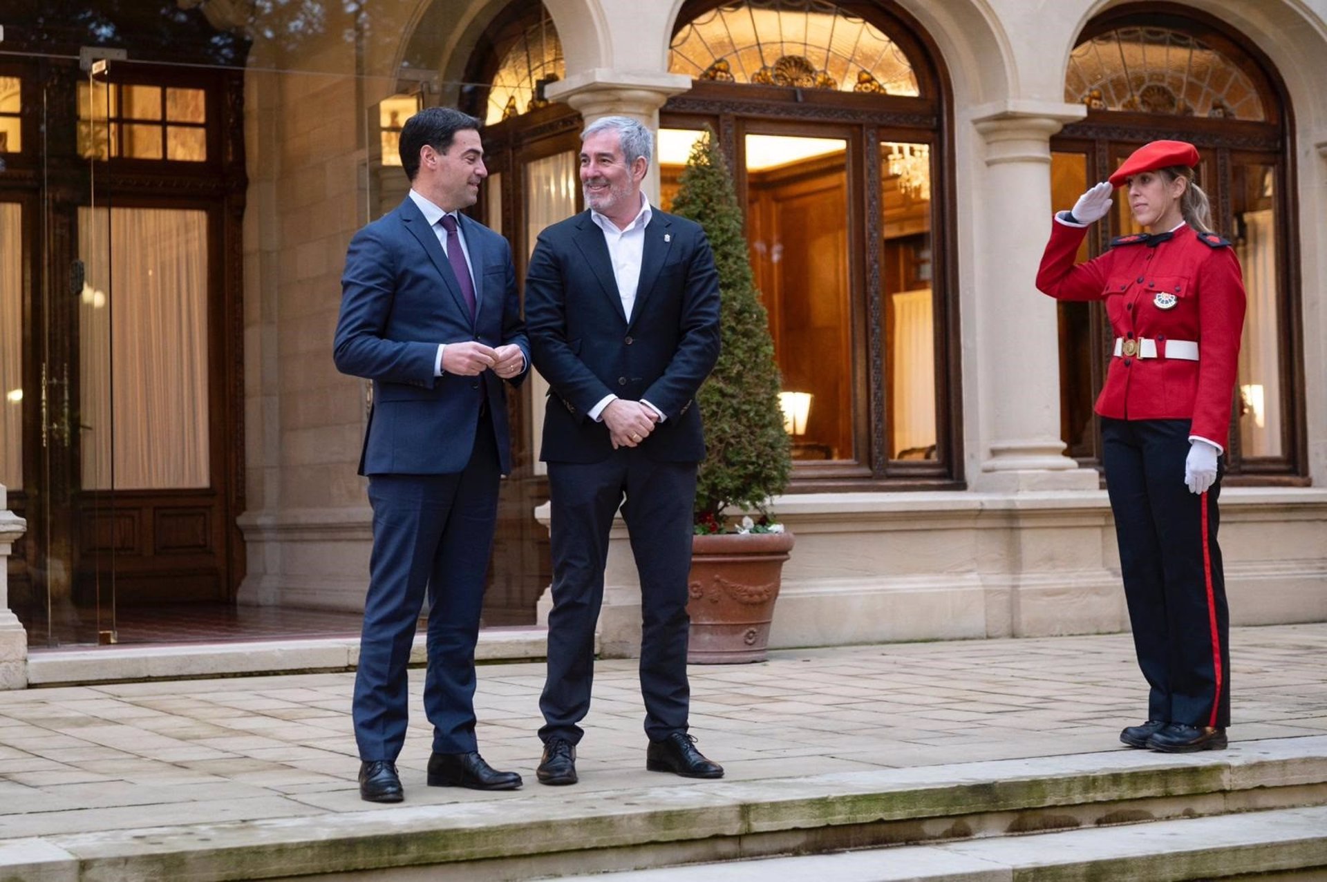 Canarias y Euskadi propondrán en la Conferencia de Presidentes un «gran pacto» para dar respuesta al fenómeno migratorio