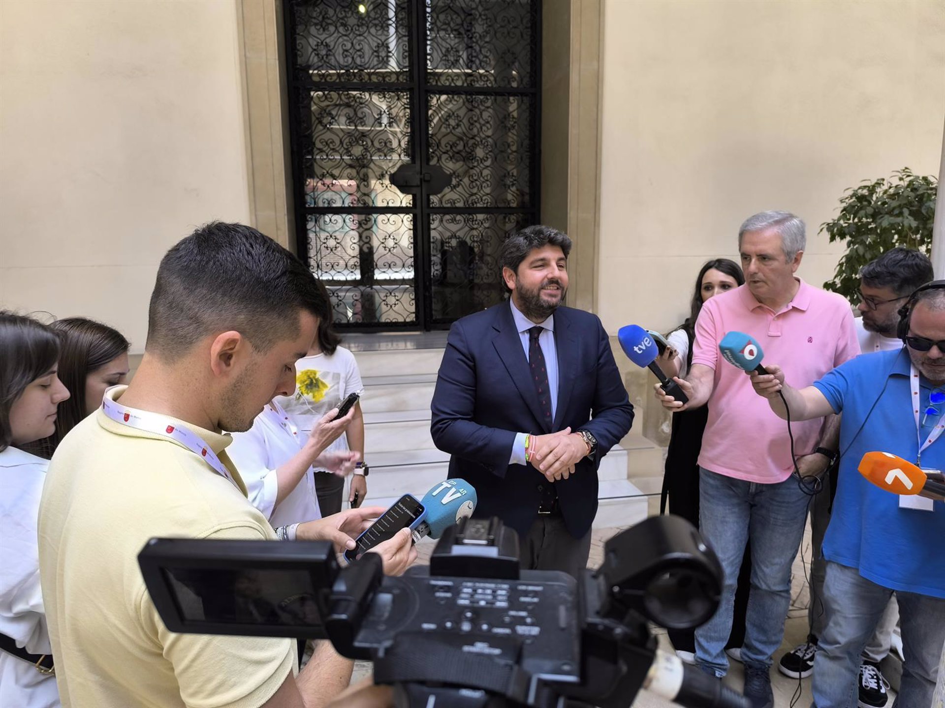López Miras anuncia un acuerdo con Vox para desbloquear los Presupuestos de la Comunidad para 2025