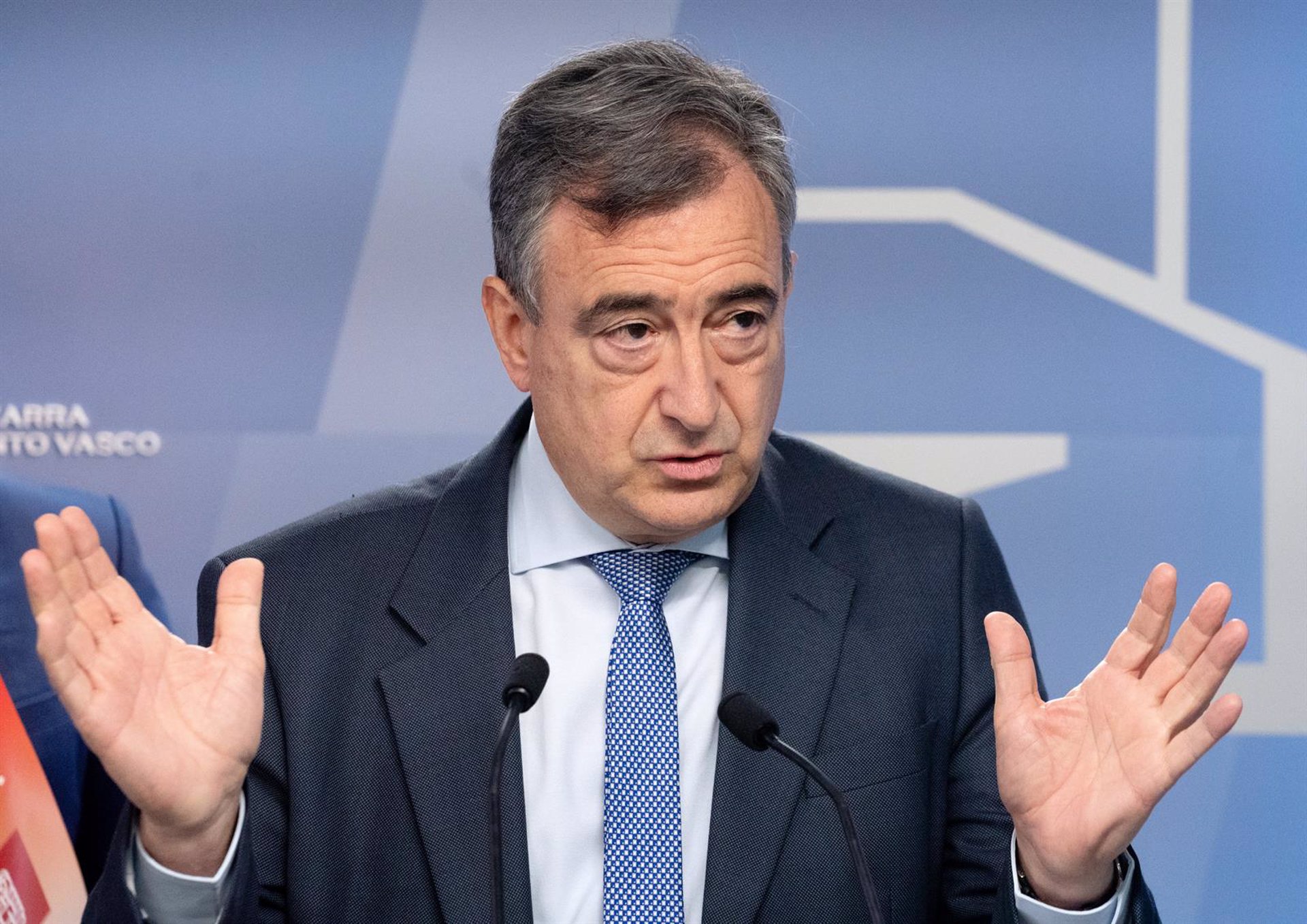 Esteban (PNV): «La única manera de que acabe la legislatura es por voluntad del propio presidente»
