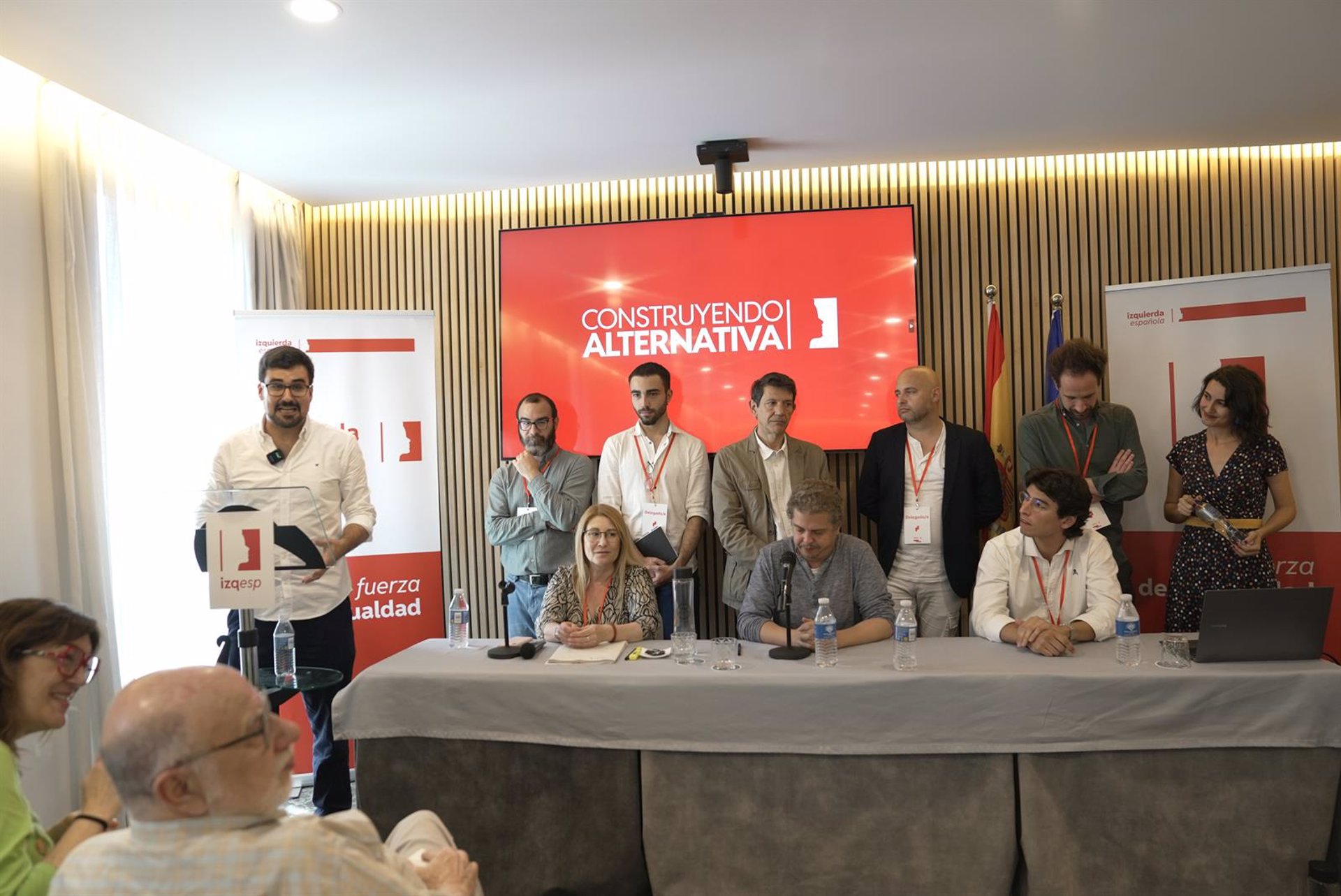 Guillermo del Valle, elegido líder en el congreso de Izquierda Española arropado por Cándido Méndez y Soraya Rodríguez
