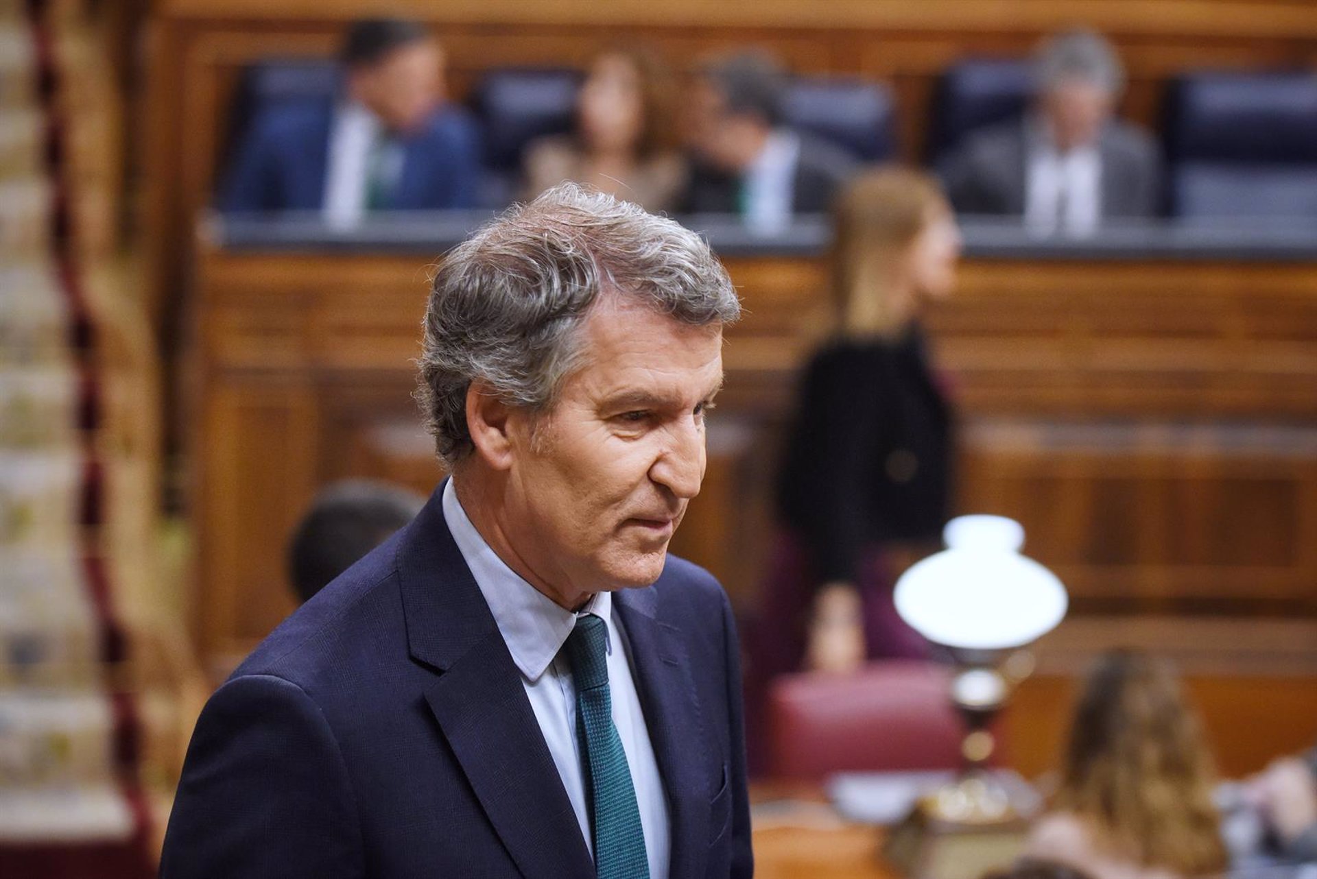 Feijóo denuncia el «revelador silencio» de Sánchez sobre el fiscal general y Cerdán y el presidente le ataca con Mazón