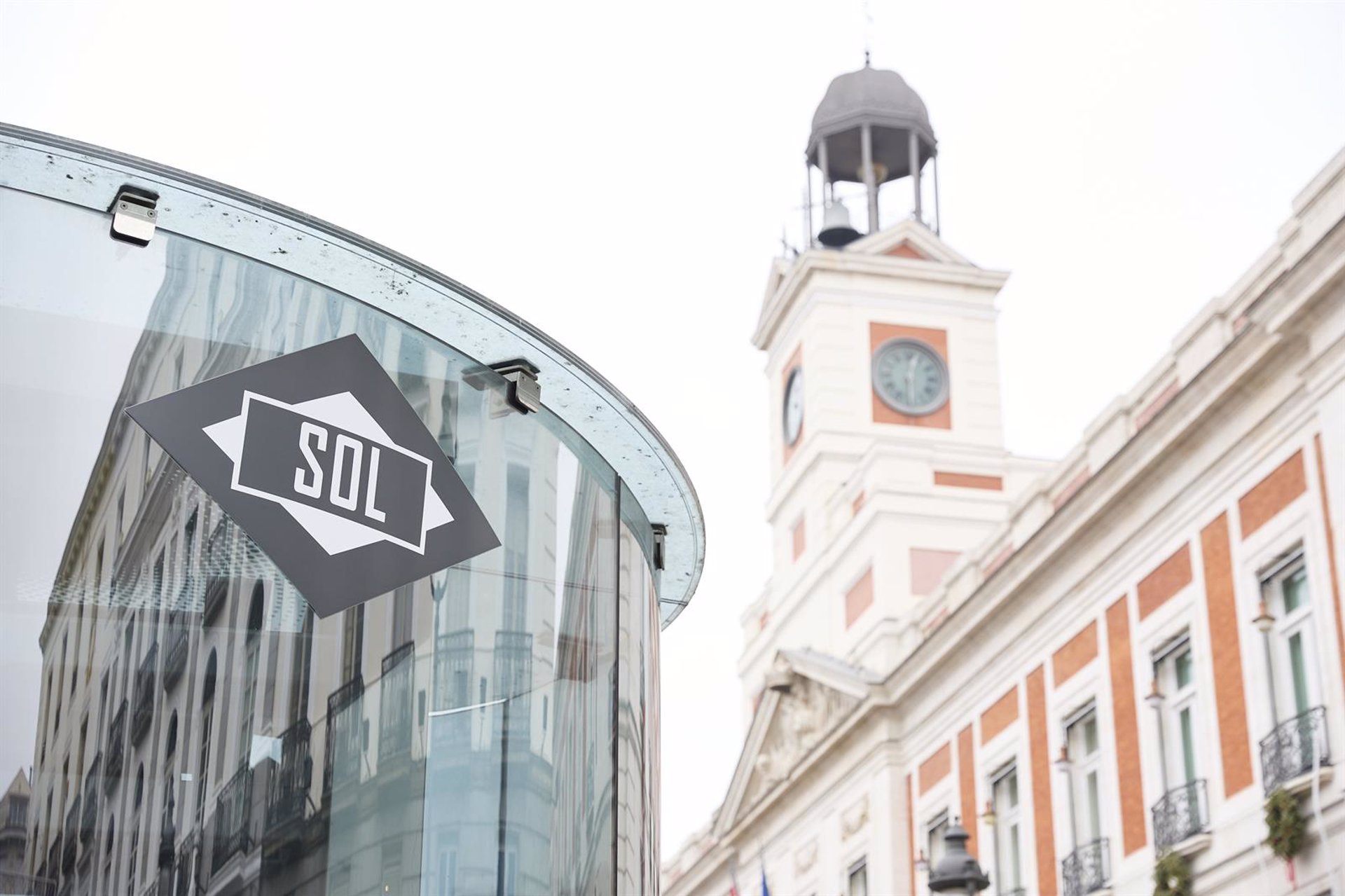 La estación de Sol cierra la tarde de este viernes por el concierto para celebrar los 40 años de la Real Casa de Correos