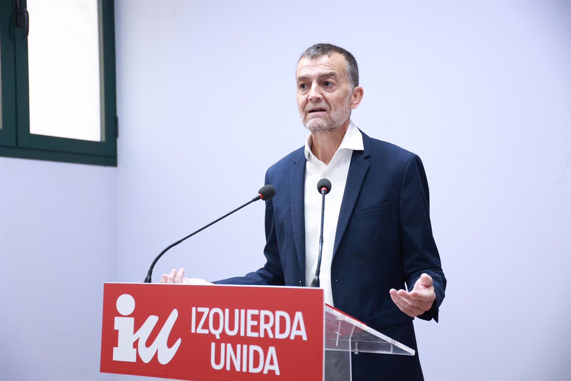 Maíllo (IU) reitera su respaldo al Gobierno porque «no tiene ninguna mancha de corrupción en sus filas»