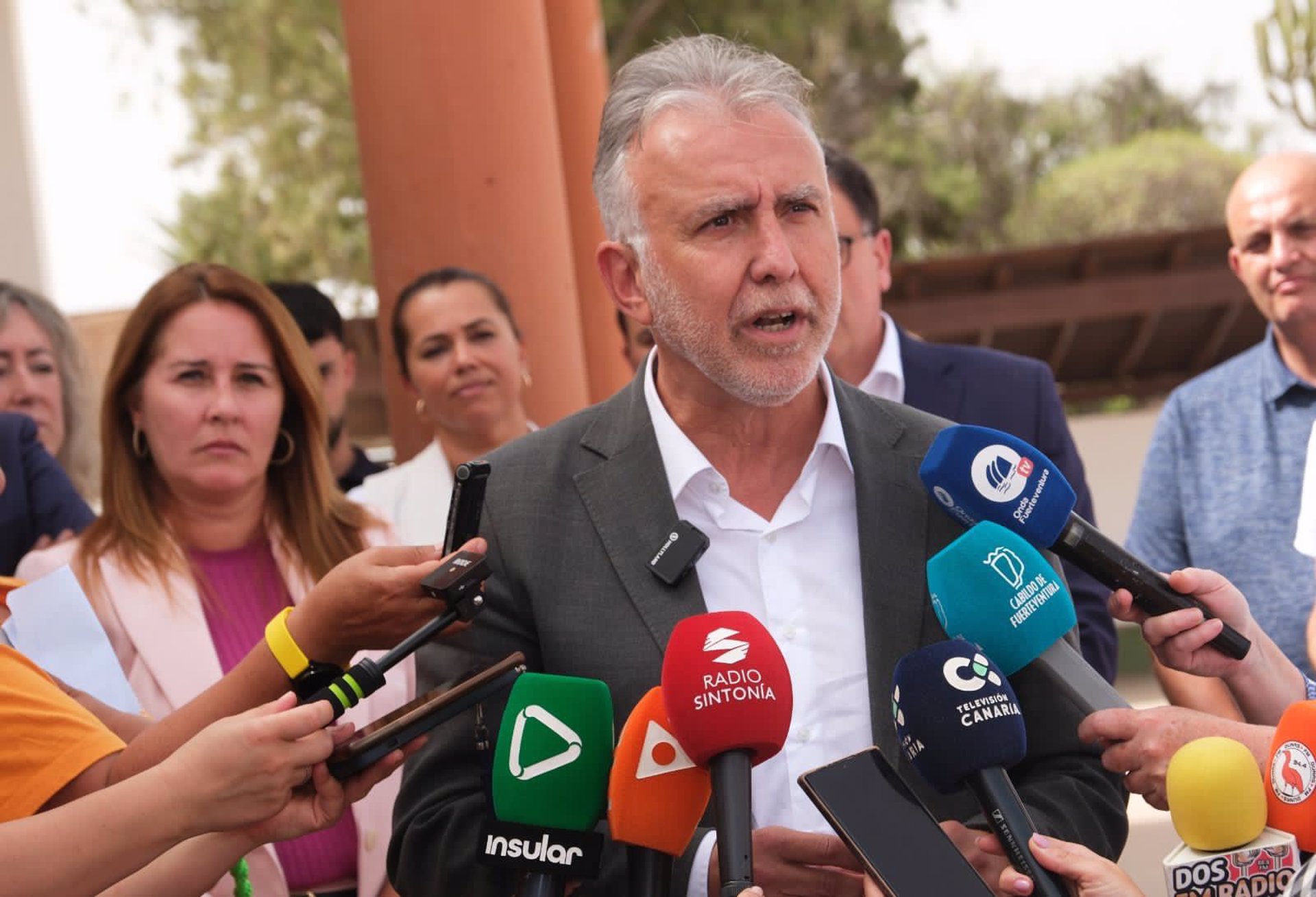 Torres admite un momento duro para el PSOE, pero advierte: «¿Queremos que gobierne la ultraderecha en este país?»