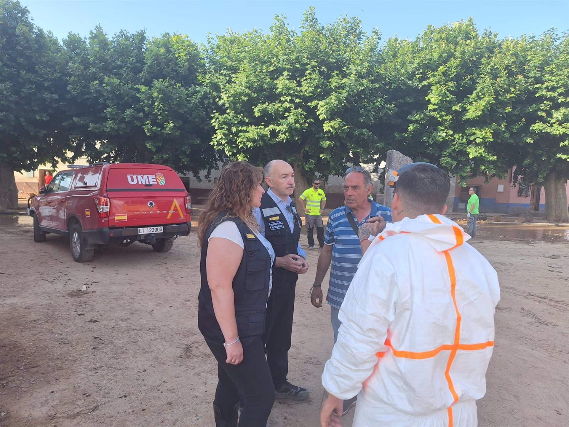 La UME trabajará «los días que sea necesario» en los pueblos inundados en Aragón para recuperar la «relativa normalidad»
