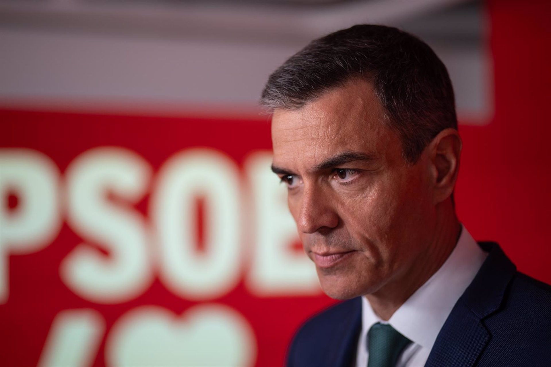 Sánchez envía una carta a la militancia en la que denuncia una operación de «demolición moral» y asegura que seguirá