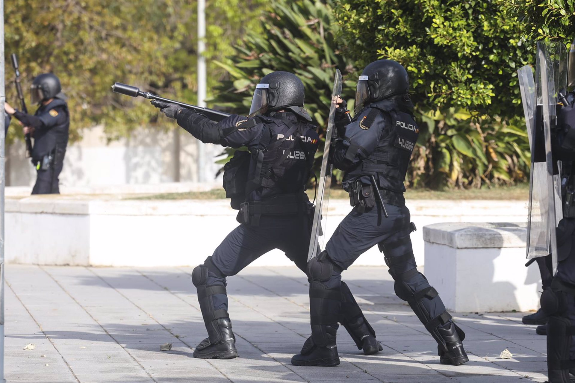 Tres detenidos en nuevos enfrentamientos entre manifestantes del metal y Policía en la barriada del Río San Pedro