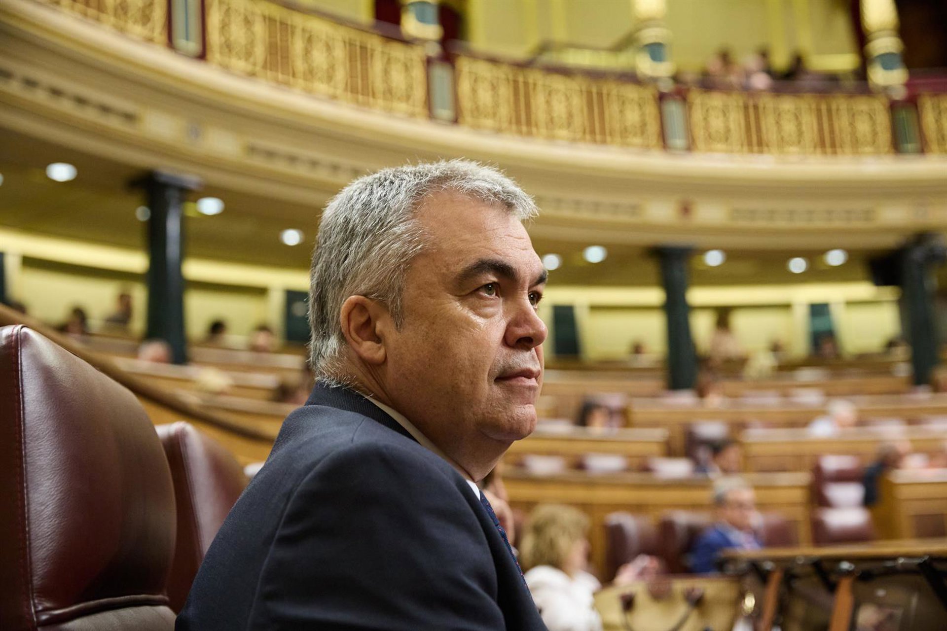 La UCO entra en la sede del PSOE para realizar un clonado del correo de Santos Cerdán