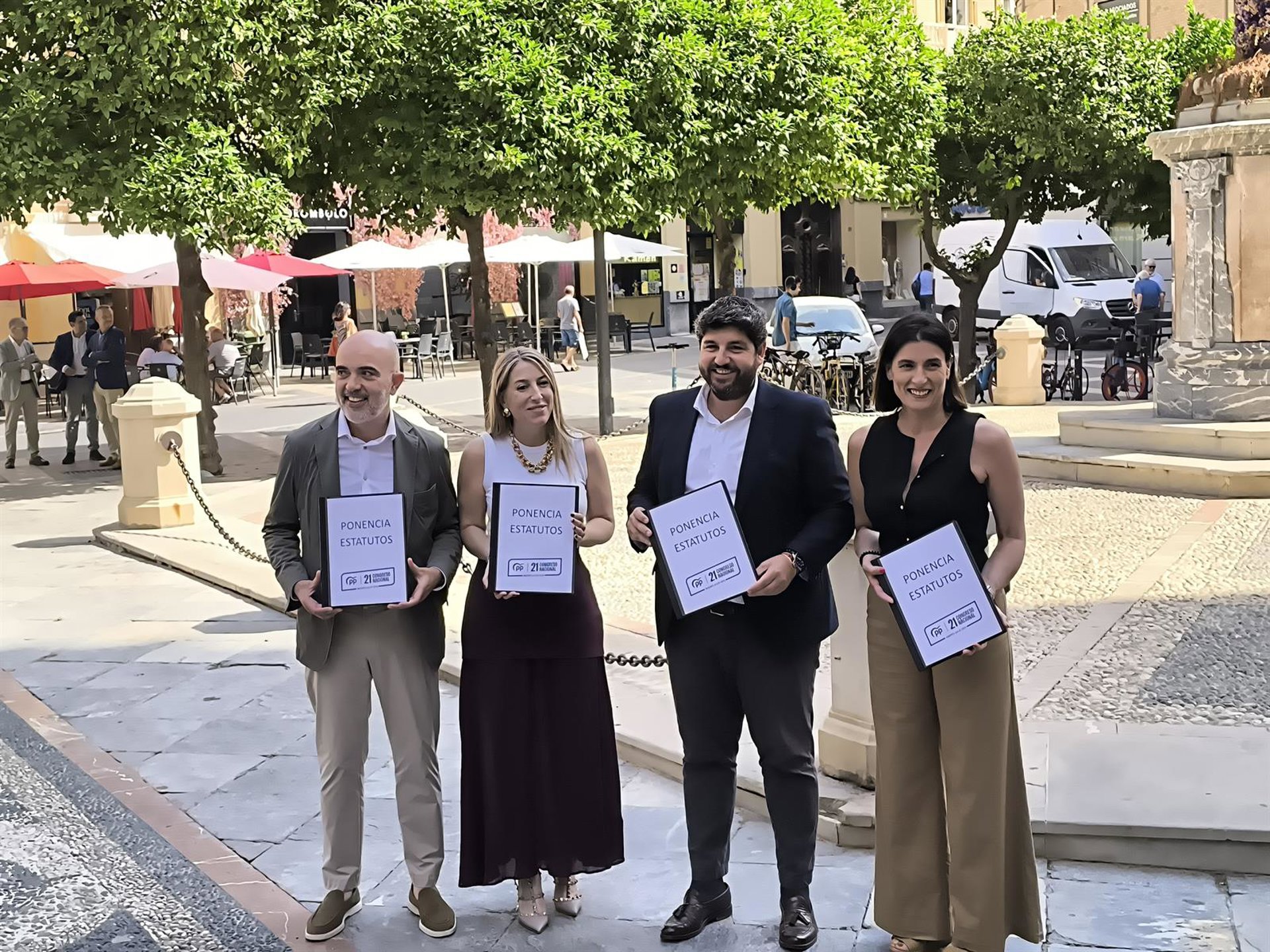 Sectores del PP comparten con Ayuso que hay que «concretar» el nuevo modelo de ‘primarias’ en la ponencia de Estatutos