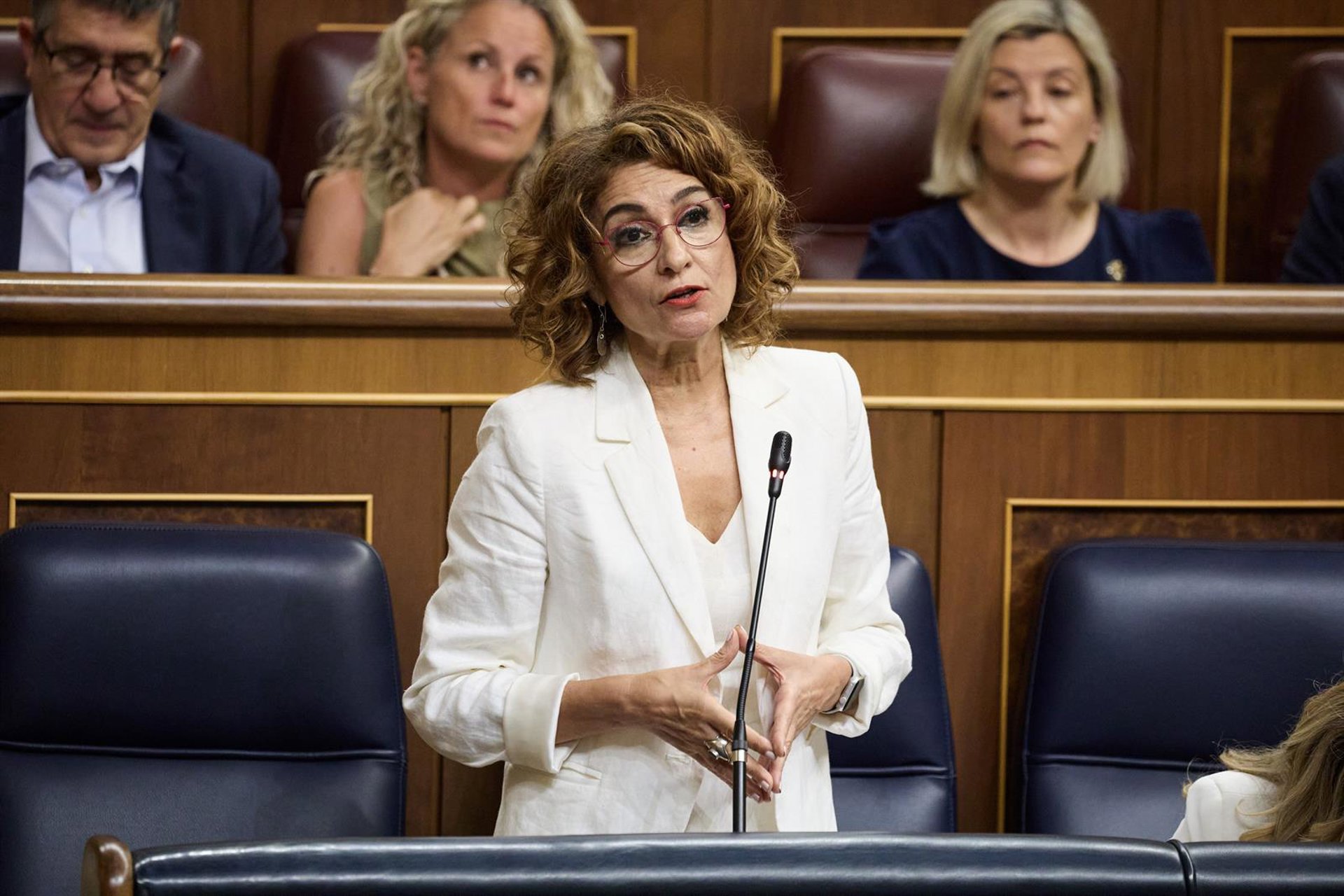 Belarra dice que Sánchez se hará en la OTAN su «foto de las Azores» y Montero le reprocha su «actitud crítica»