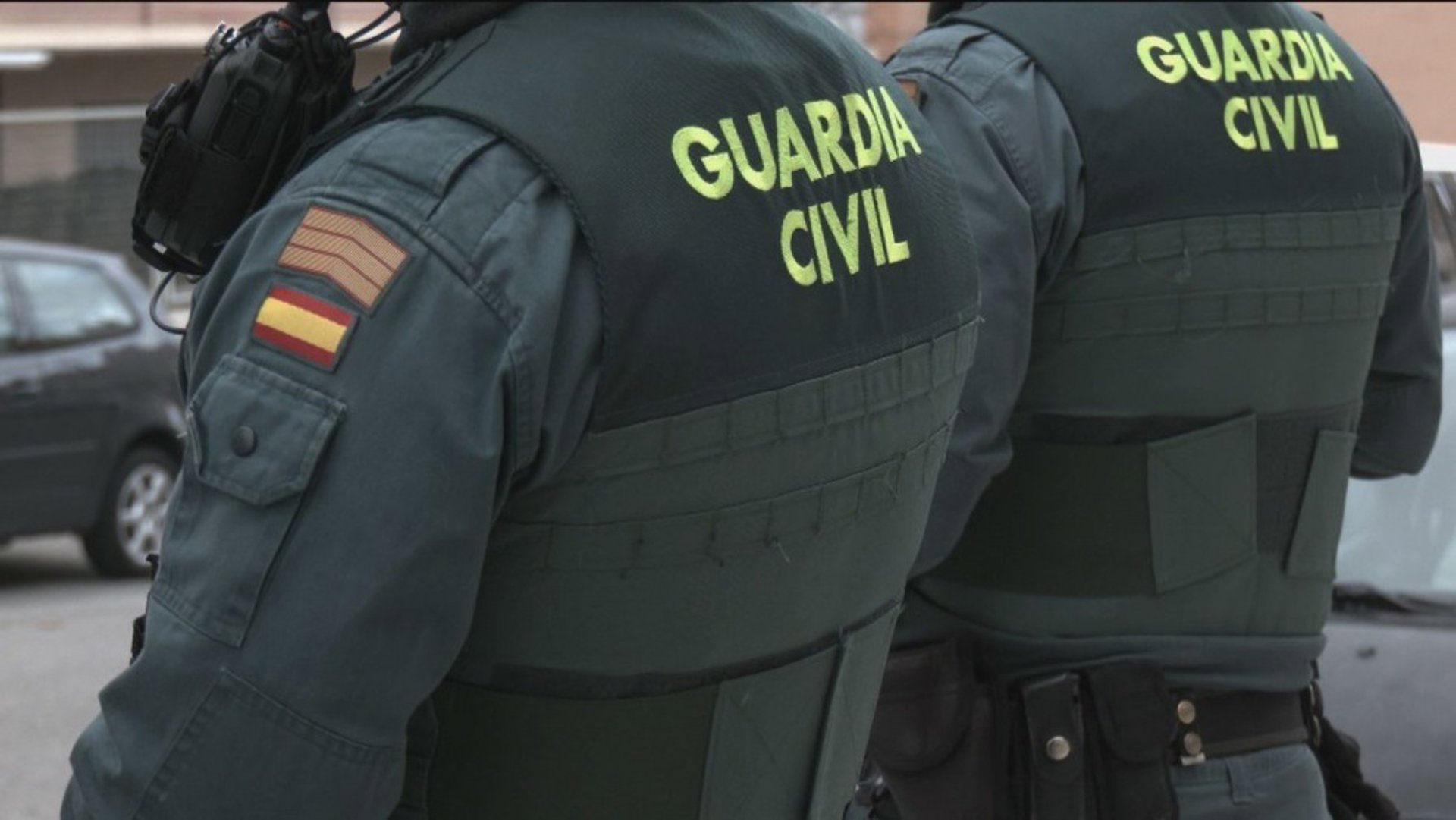 Investigados dos jóvenes de 19 y 20 años por conducción temeraria en una quedada ilegal en un centro comercial