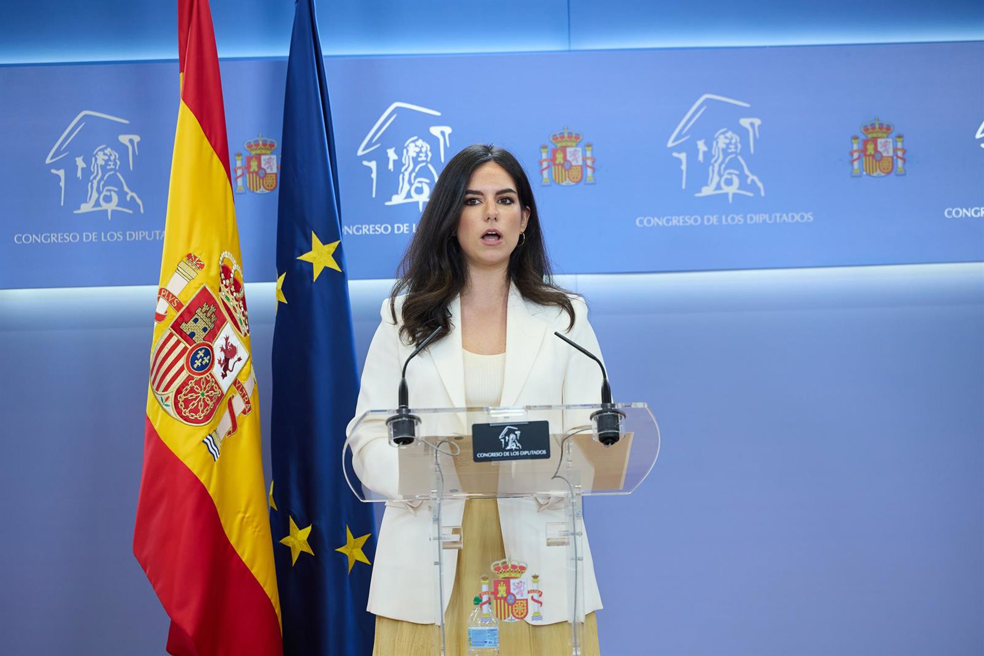 Vox cree que el PP saldrá de su congreso «diciendo una cosa y la contraria» y le pide más contundencia contra Sánchez