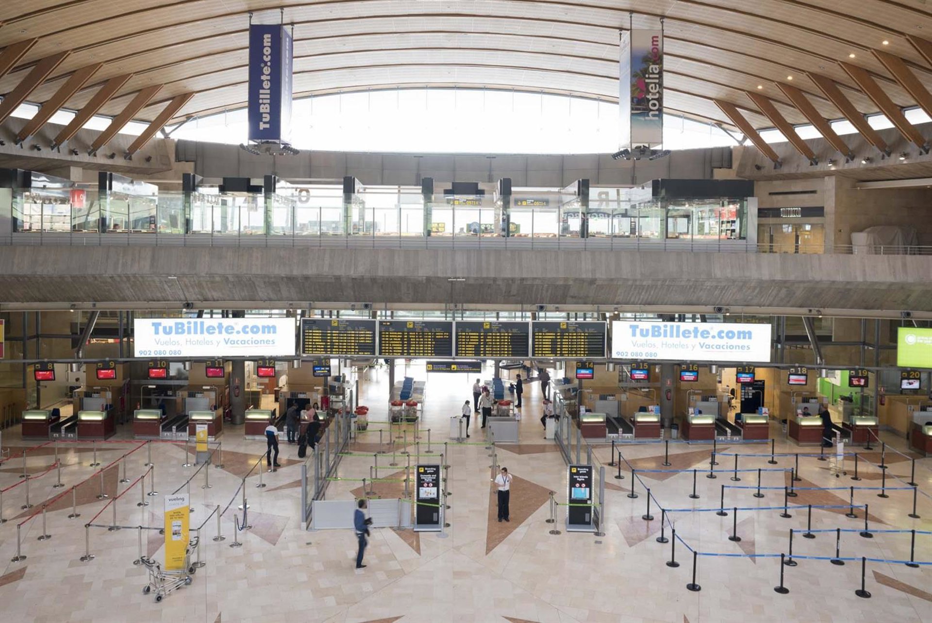 La baja visibilidad en el Aeropuerto Tenerife Norte obliga el desvío de nueve vuelos