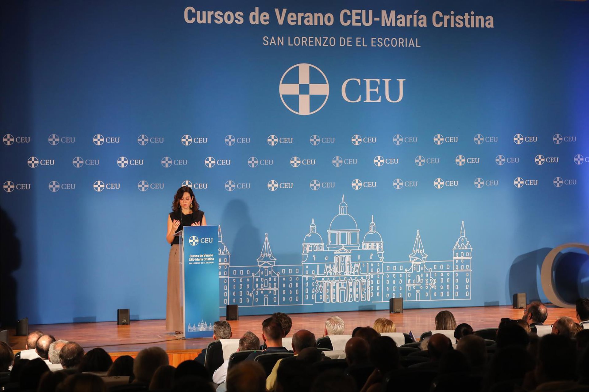 Ayuso duda de que los socios del Gobierno renuncien a sus «privilegios» y avisa de que «no hay que dar pasos en falso»