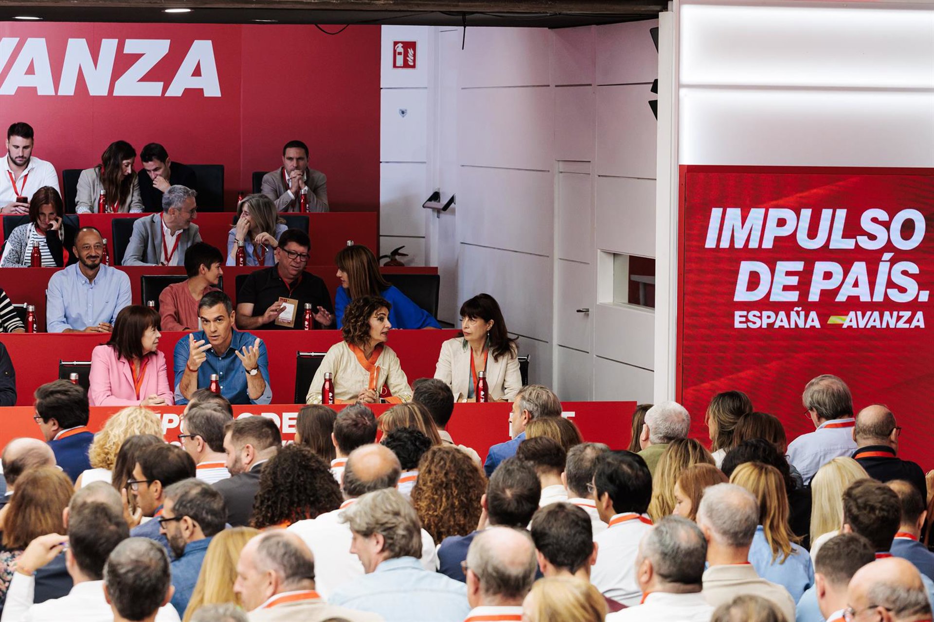 El PSOE prepara un acto con mujeres este viernes en Ferraz, previo al Comité Federal que nombra al sustituto de Cerdán