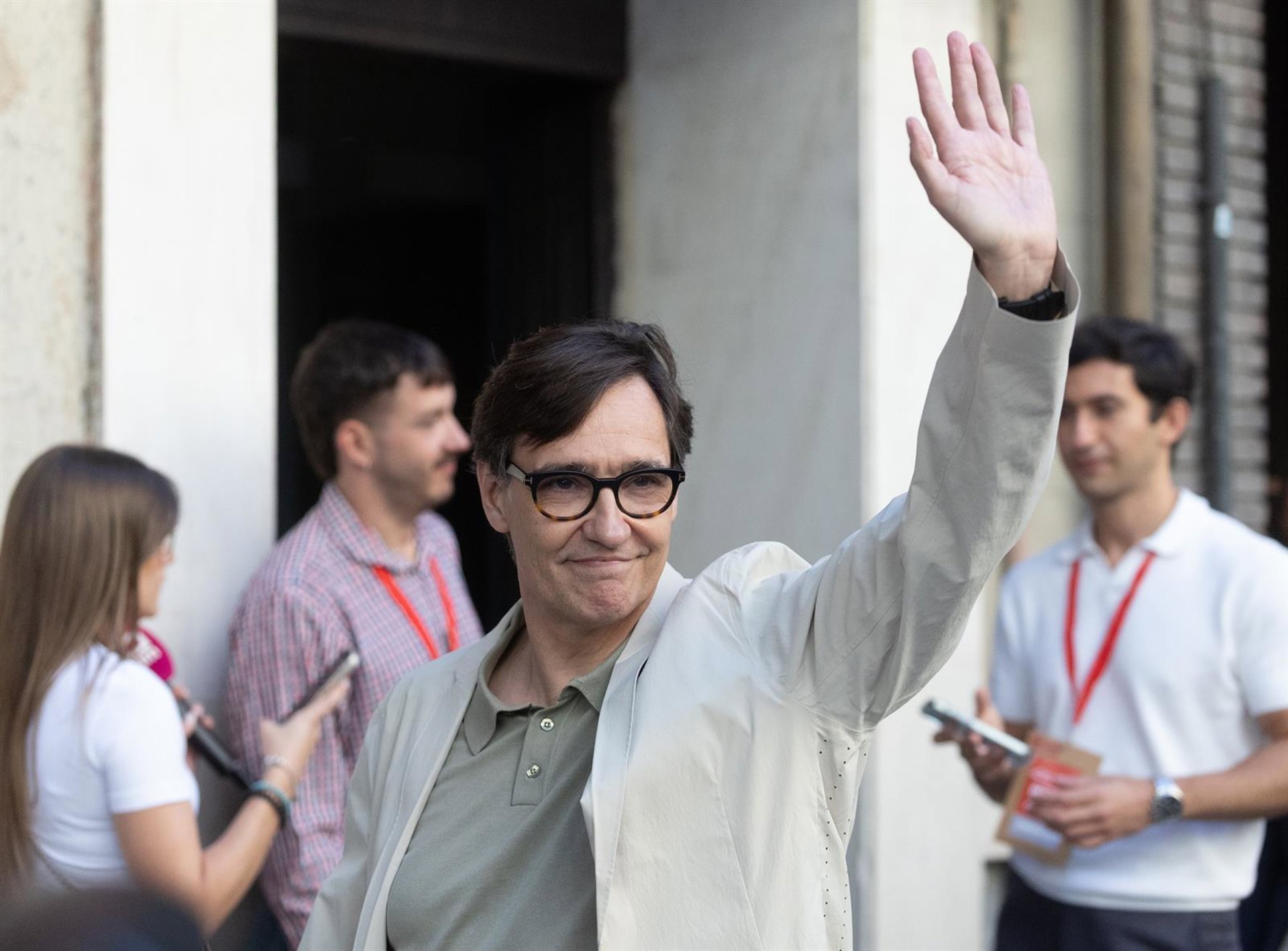 Illa reivindica el «legado de siete años de Gobierno» y muestra su apoyo a Sánchez