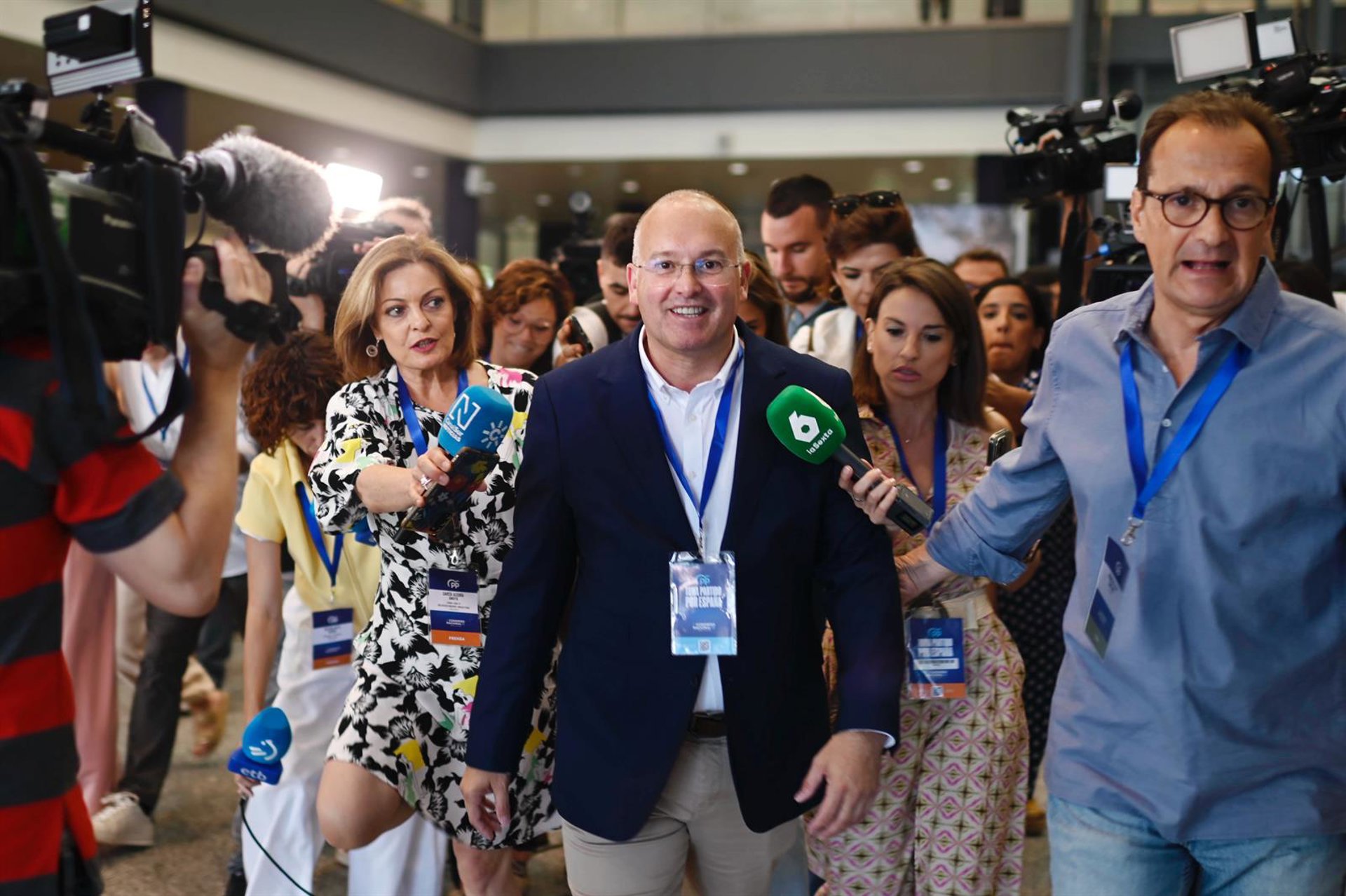 Tellado dice que la sede del PSOE «es hoy un velatorio» frente a un PP «preparado» para «pasar página» de Sánchez