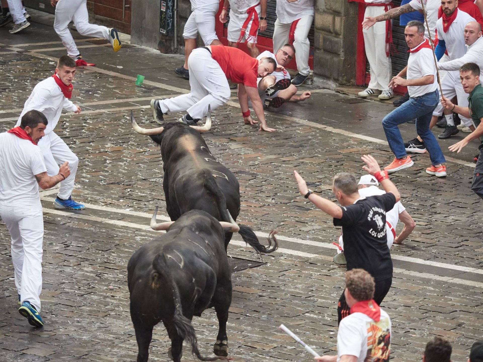 Peligroso primer encierro de Sanfermines con la manada rota desde Santo Domingo