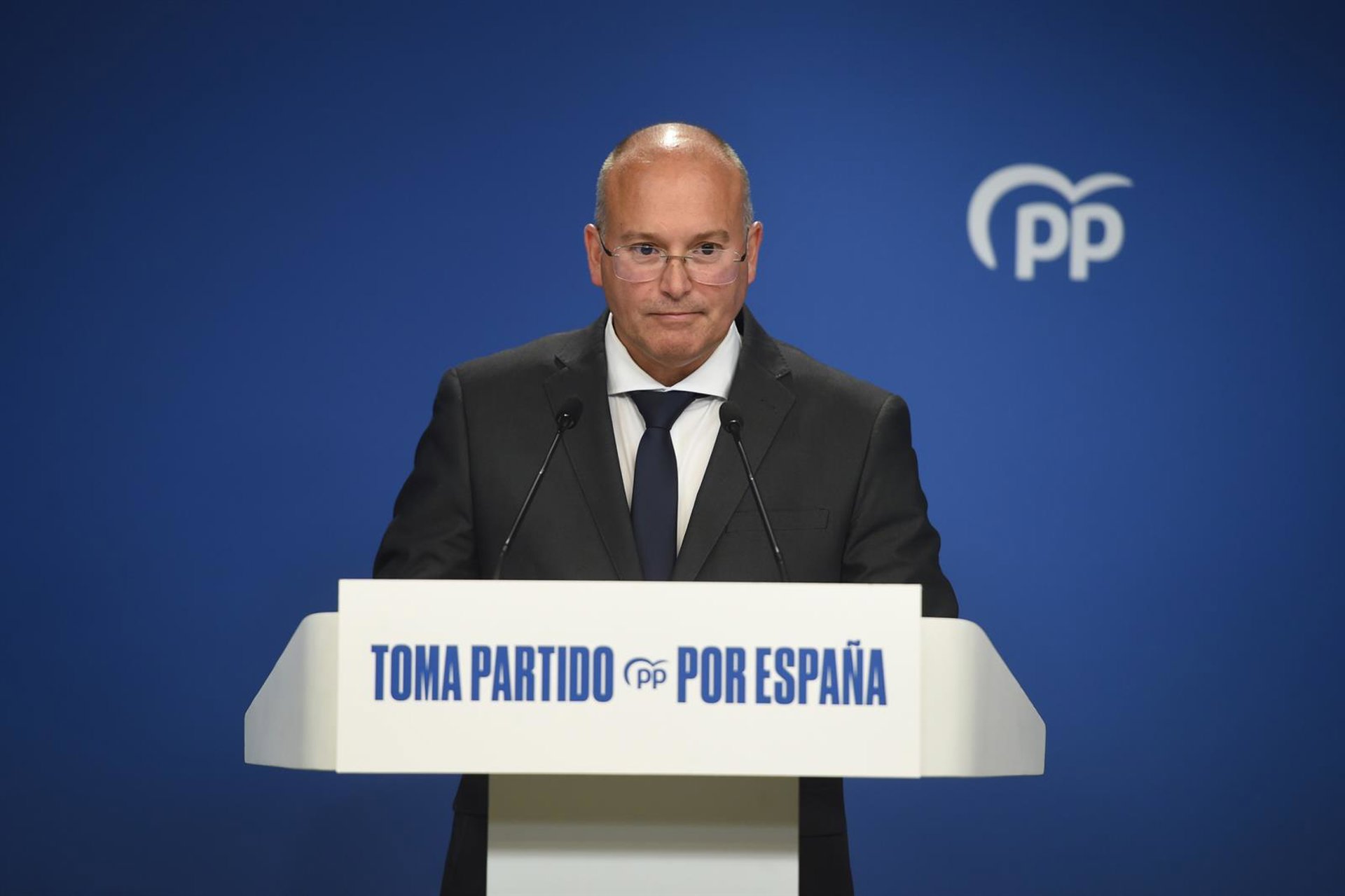 Tellado recalca que el compromiso de Feijóo es gobernar en solitario y cierra la puerta a una coalición con Vox