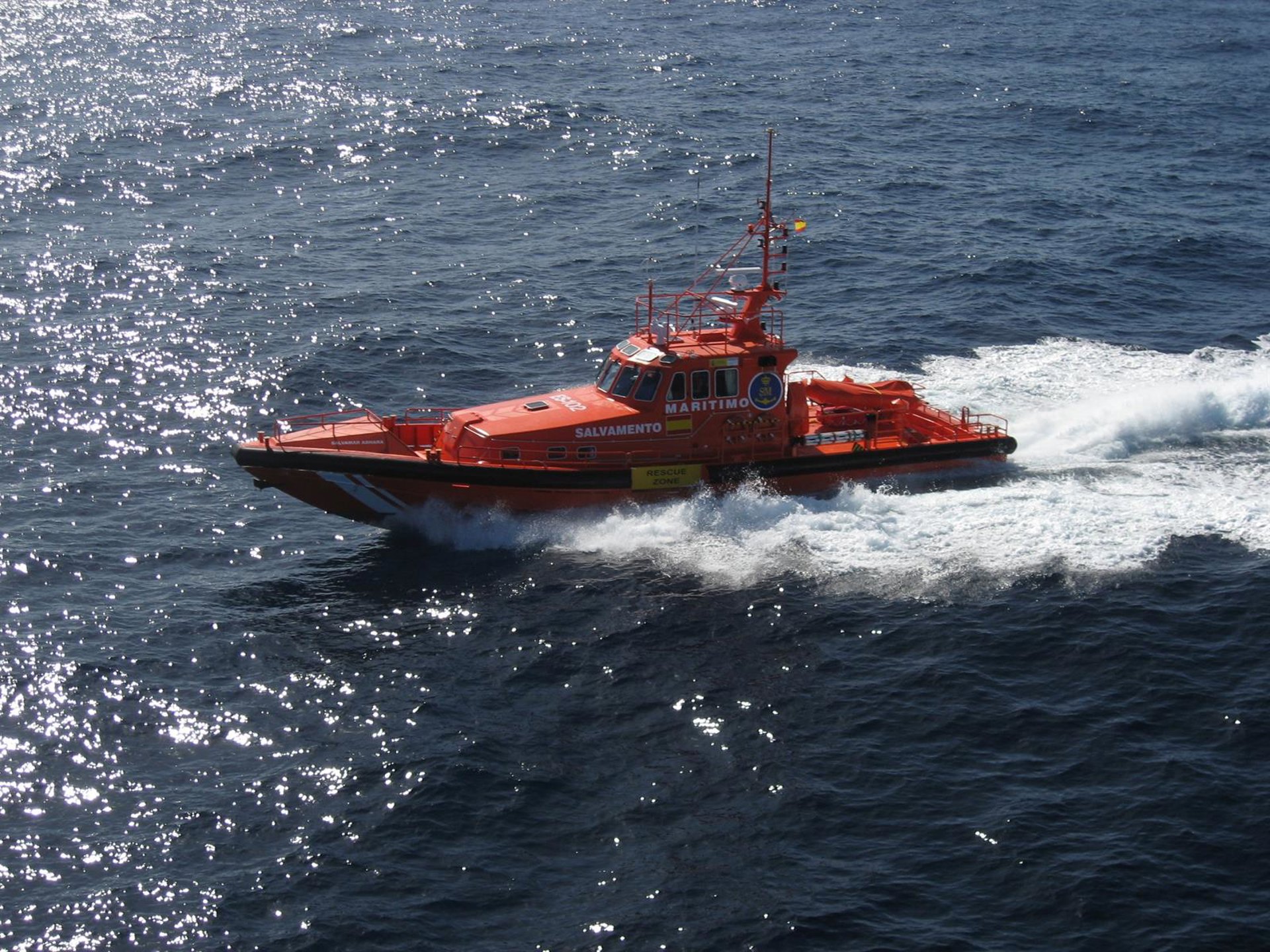 Se retoma por mar y aire la búsqueda del pescador desaparecido en Suances