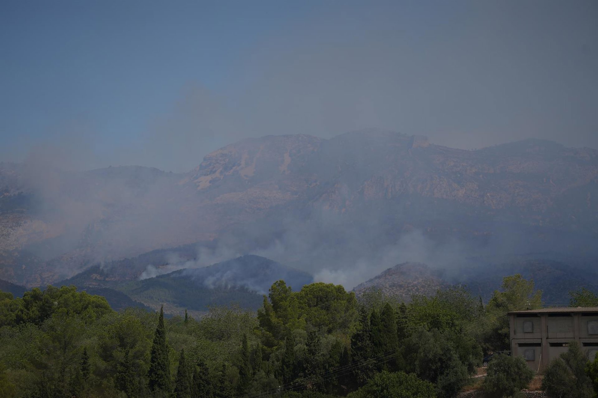 El alcalde de Paüls (Tarragona) cree que un cambio de viento perjudicará al municipio por el humo