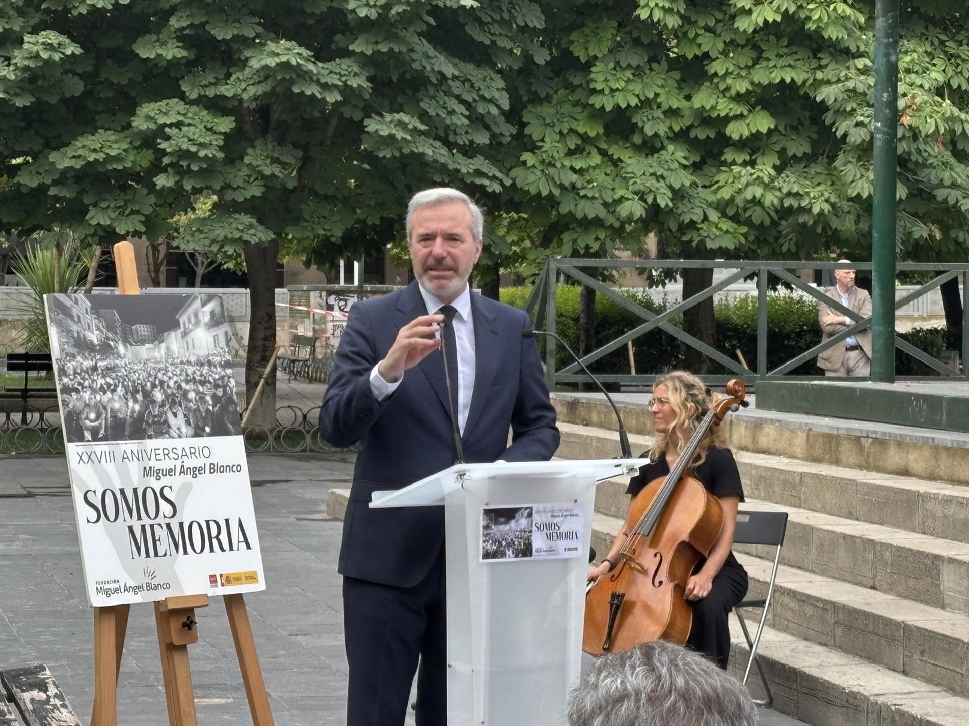 Azcón: «Es inconcebible que el Gobierno de España se apoye en los herederos de los que generaron la barbarie»