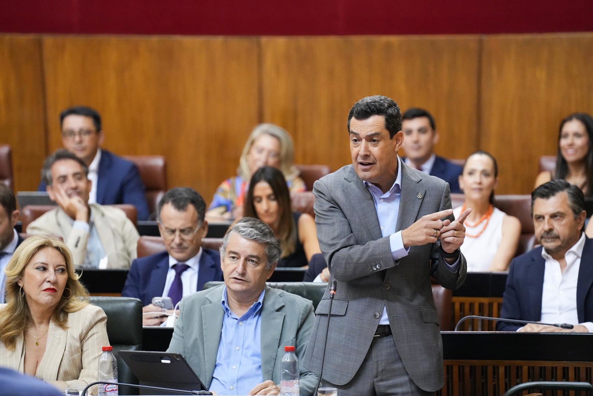 Moreno acusa a Montero de ordenar «embarrar» contra la Junta para «igualar» lo «indefendible» que «ha pasado en el PSOE»