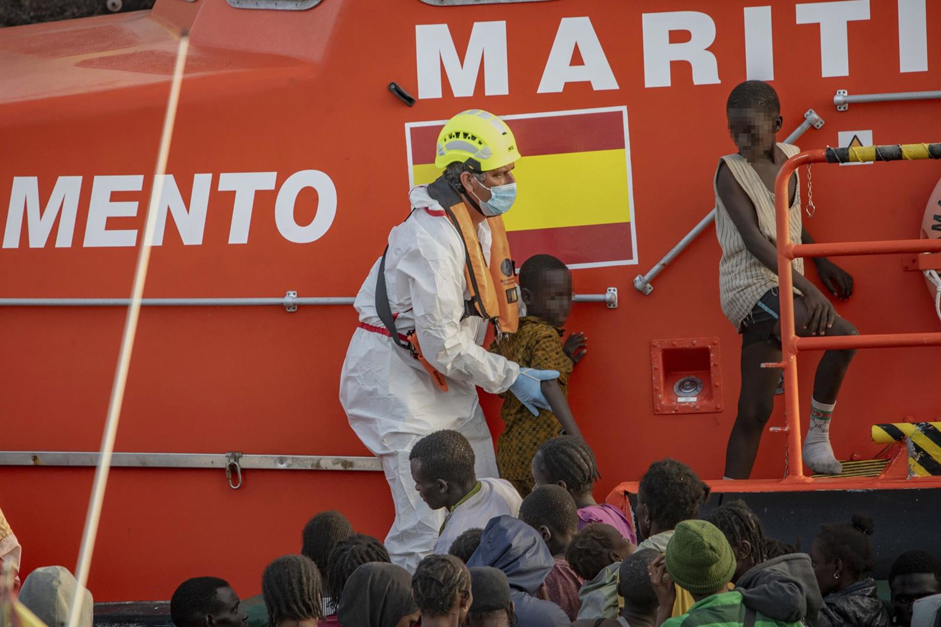 Amnistía Internacional censura los «macrocentros» de menores migrantes en Canarias y alerta de «descoordinación»