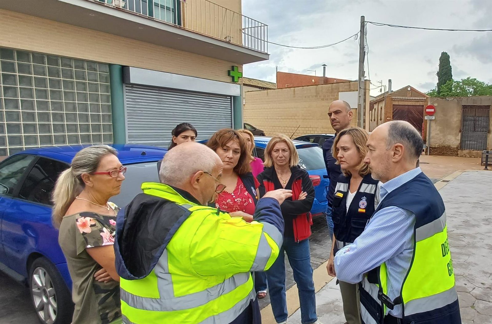 Pilar Alegría visita los municipios de la Ribera Alta del Ebro donde trabaja la UME tras el paso de la dana