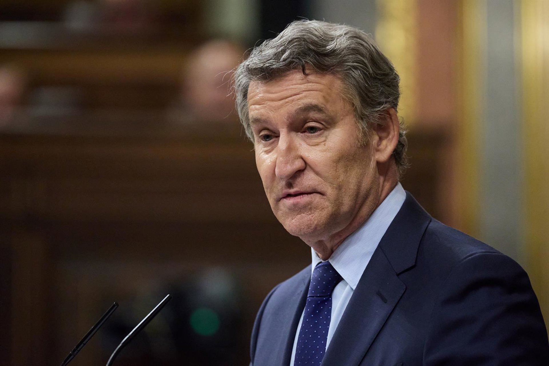 Feijóo acusa a Sánchez de usar la financiación como «moneda de cambio» para seguir y promete no rendirse a las minorías