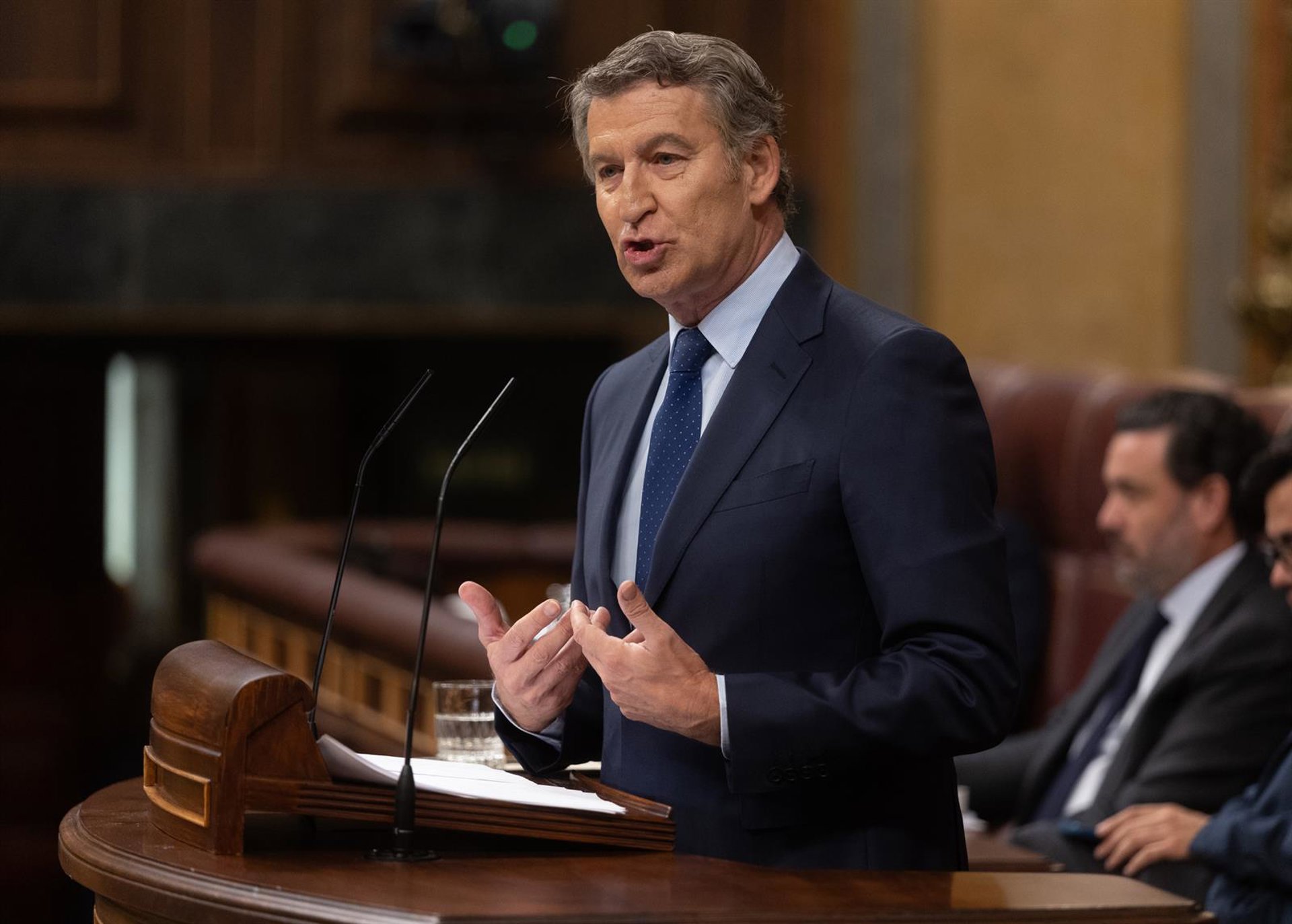 Feijóo, tras la imputación del exministro Montoro: «Lo que haya que investigar, que se investigue»