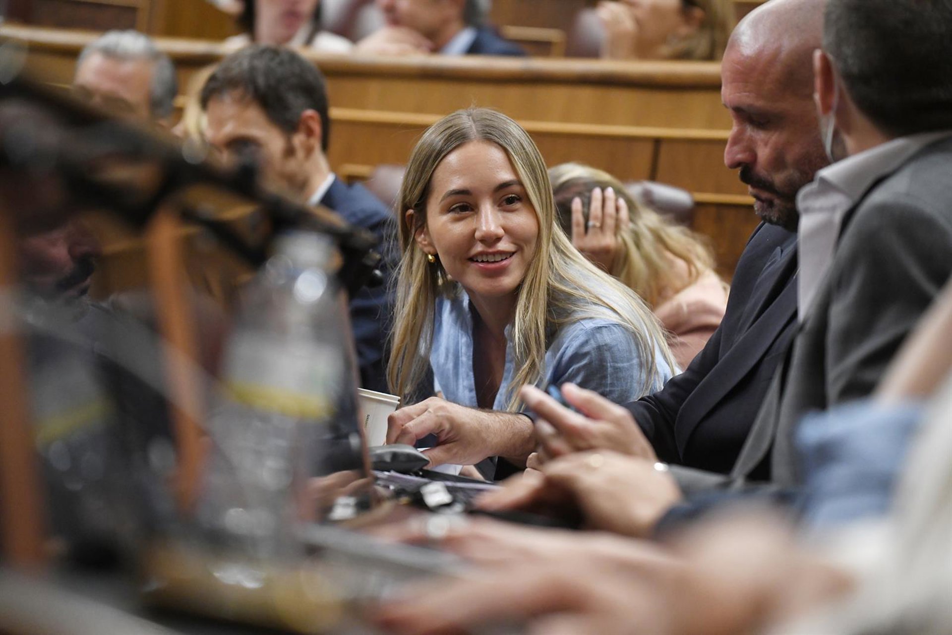 Noelia Núñez (PP) reta a políticos del PSOE a dimitir si han mentido en sus estudios e insiste en que tuvo un «error»