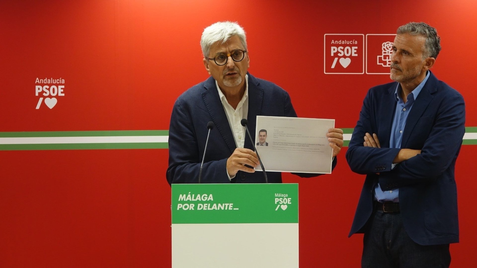 PSOE-A acusa a Moreno de «mentir» en su currículum de diputado en 1996 atribuyéndose «una licenciatura que nunca tuvo»