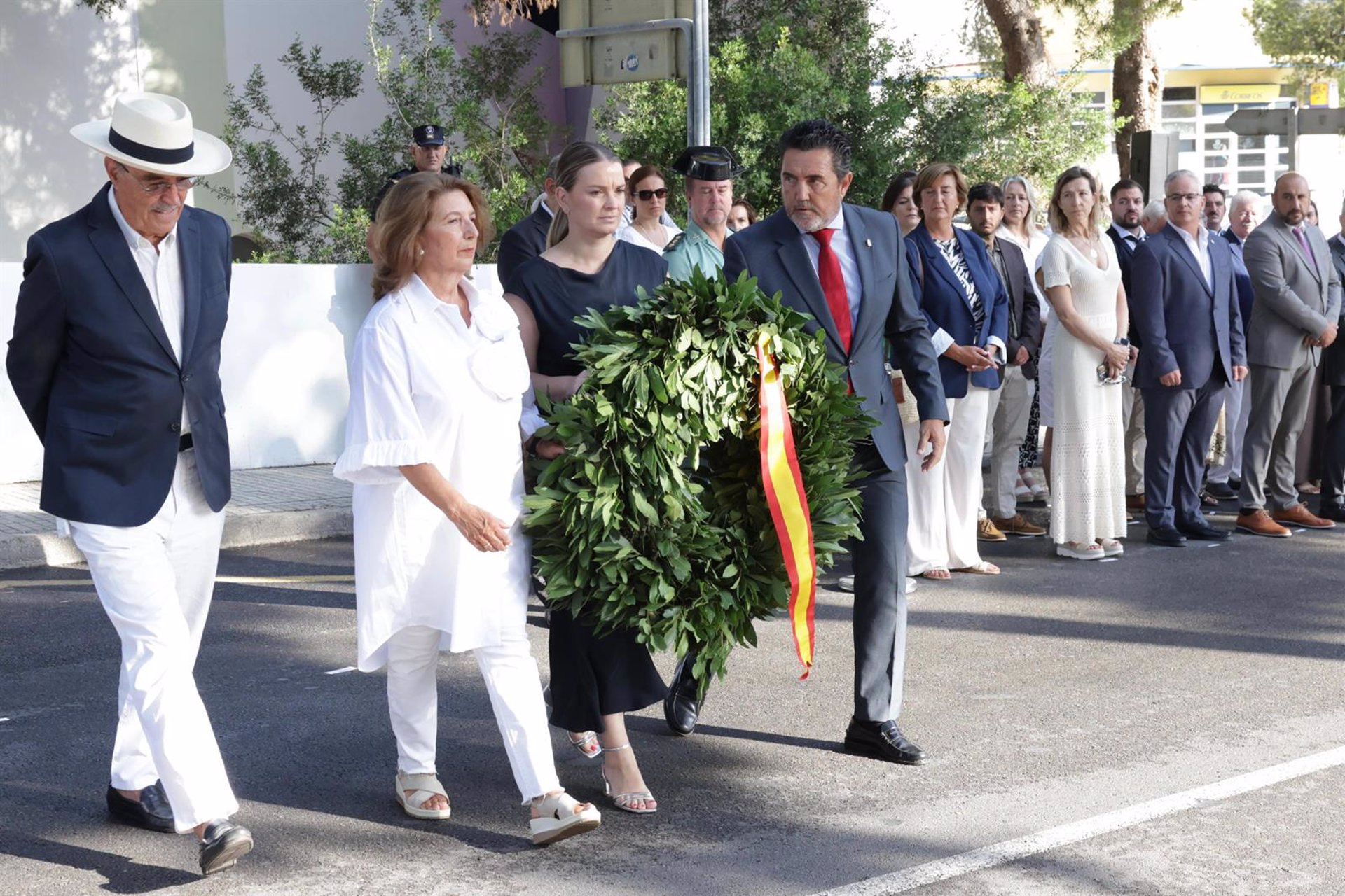 Calvià recuerda «con emoción y firmeza» a los guardias civiles asesinados por ETA cuando se cumplen 16 años del atentado
