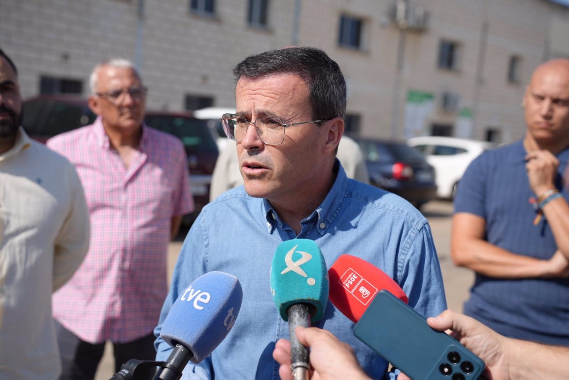 Gallardo aboga por la unidad y agradece el trabajo de los medios que trabajan en la extinción del incendio en Las Hurdes