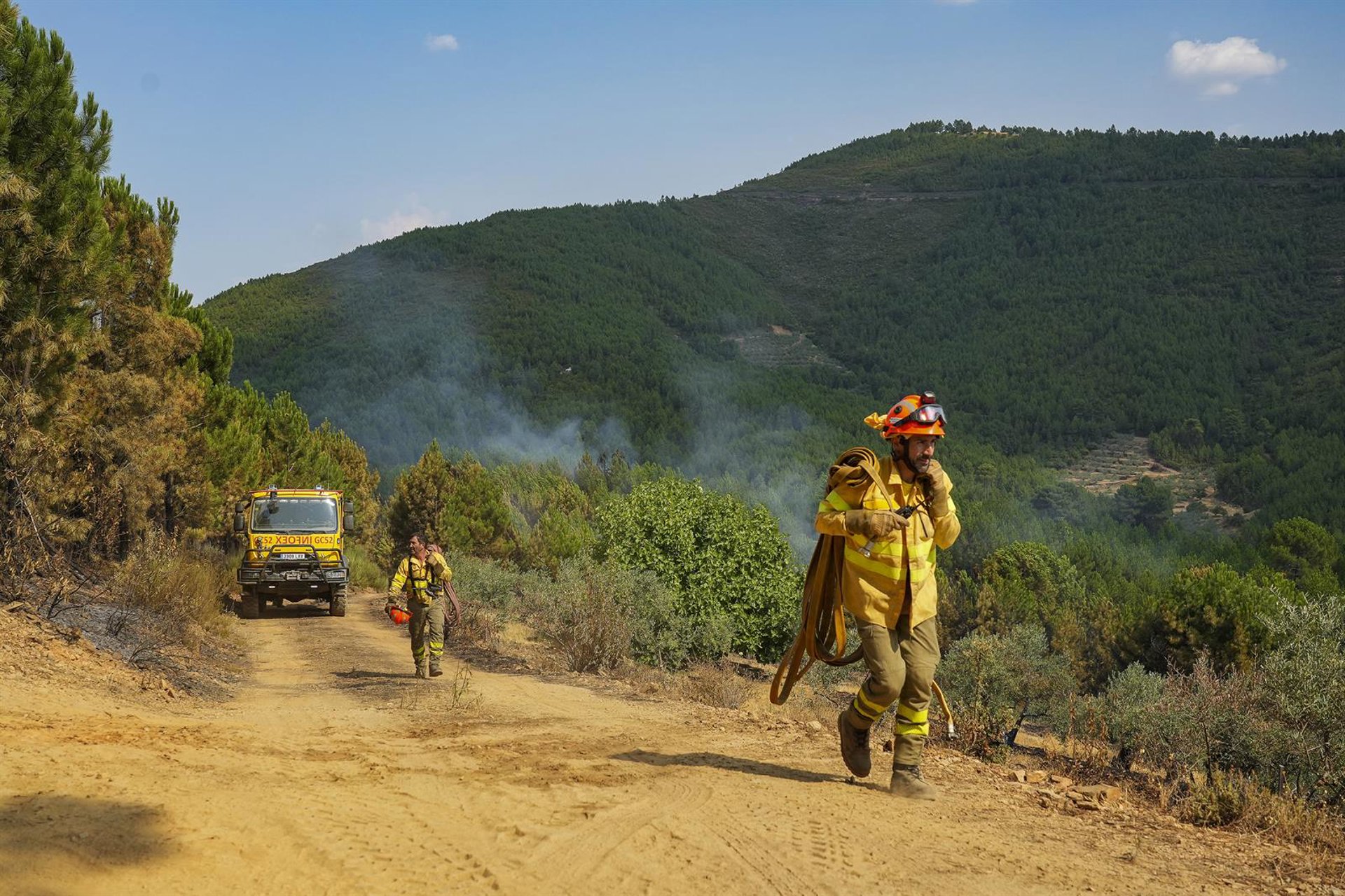 Controlado el incendio en Las Hurdes (Cáceres) tras la intervención nocturna de los bomberos