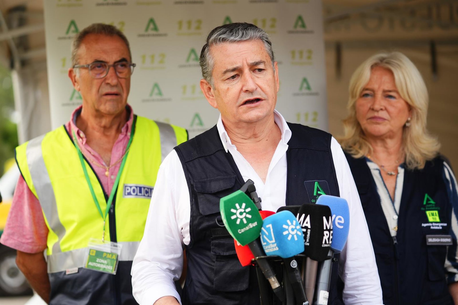 El incendio de Tarifa sigue activo sin que los evacuados puedan volver a sus ubicaciones iniciales