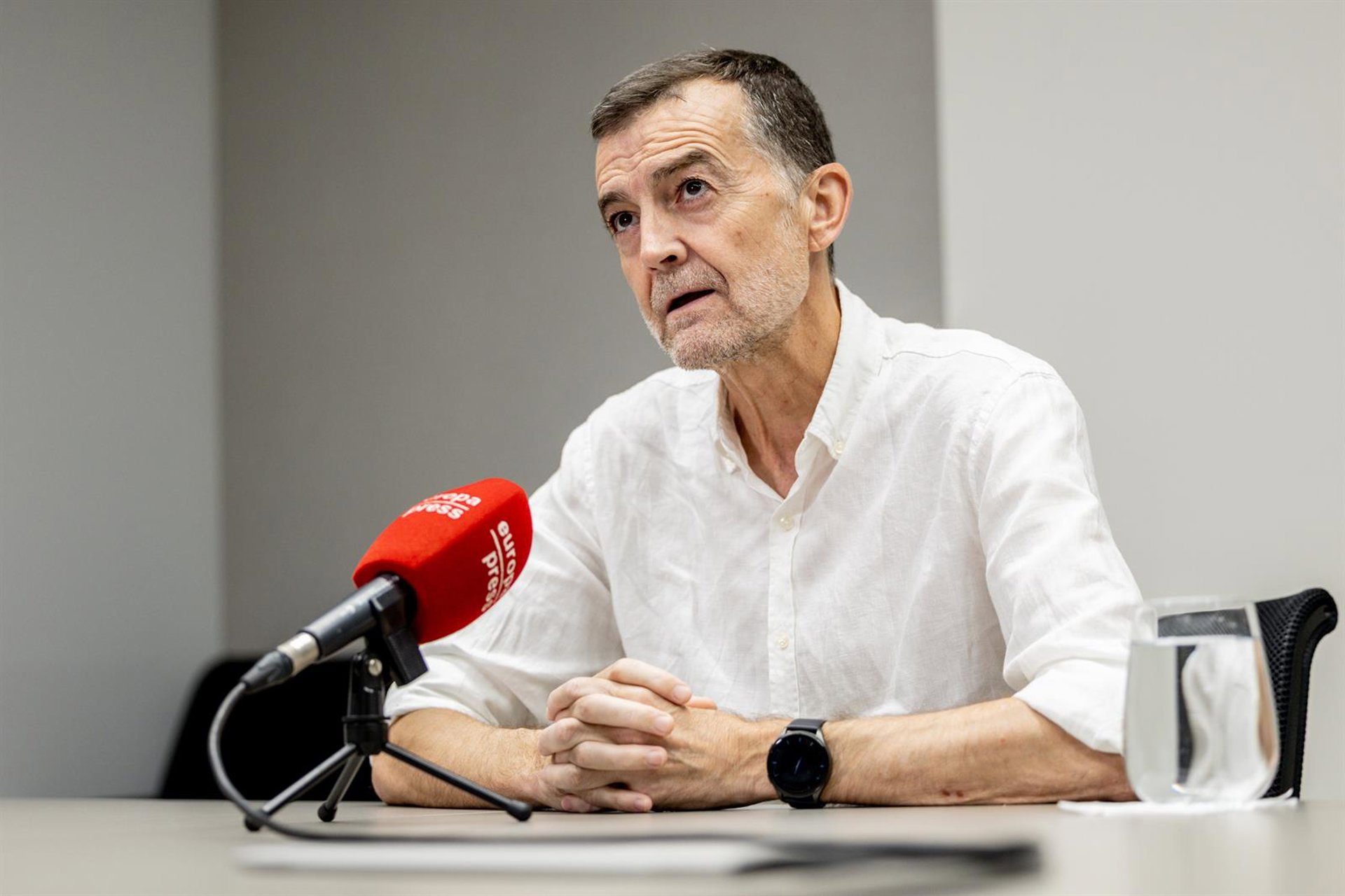 IU exige al PP que se aclare: critica los contratos con Huawei y tiene un memorando con el Partido Comunista chino